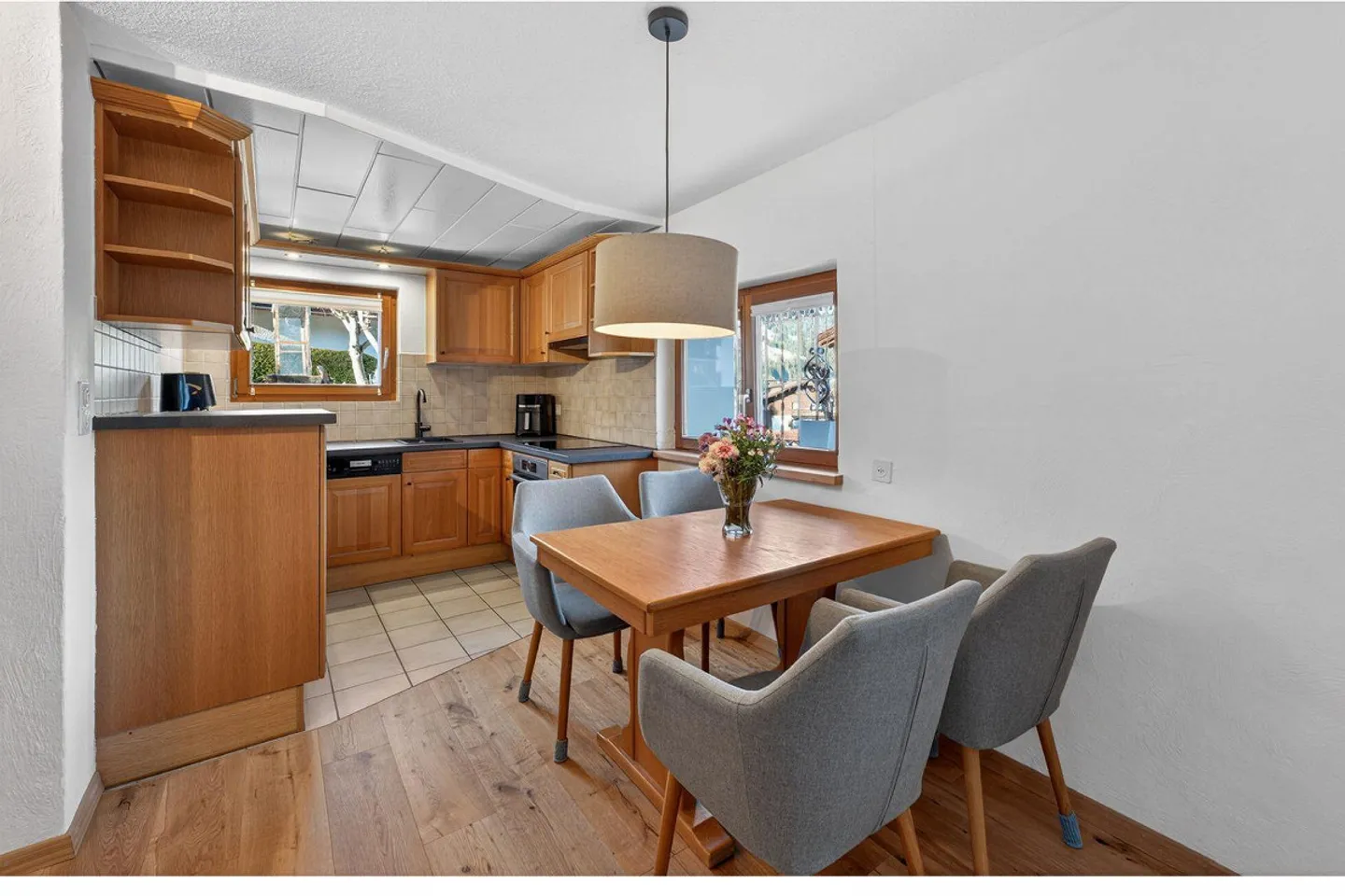 Cozy Second Home with Views of Gotschna and Madrisa - Photo 2 of 12