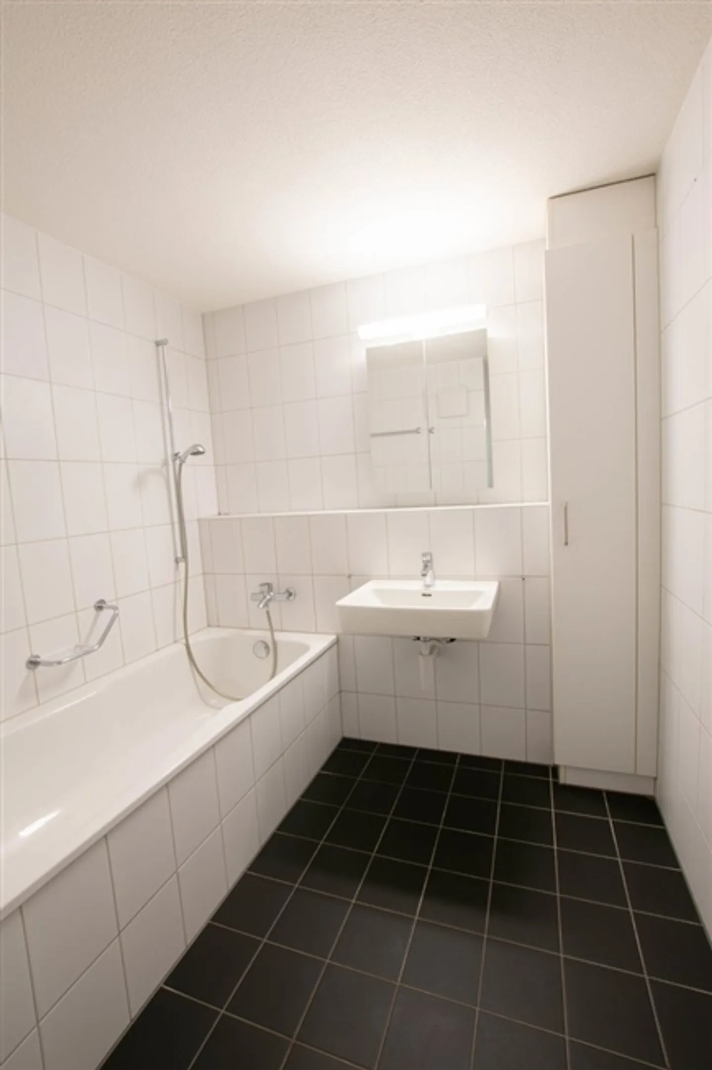 Quartier résidentiel calme avec terrasse ensoleillée - Photo 7 sur 11