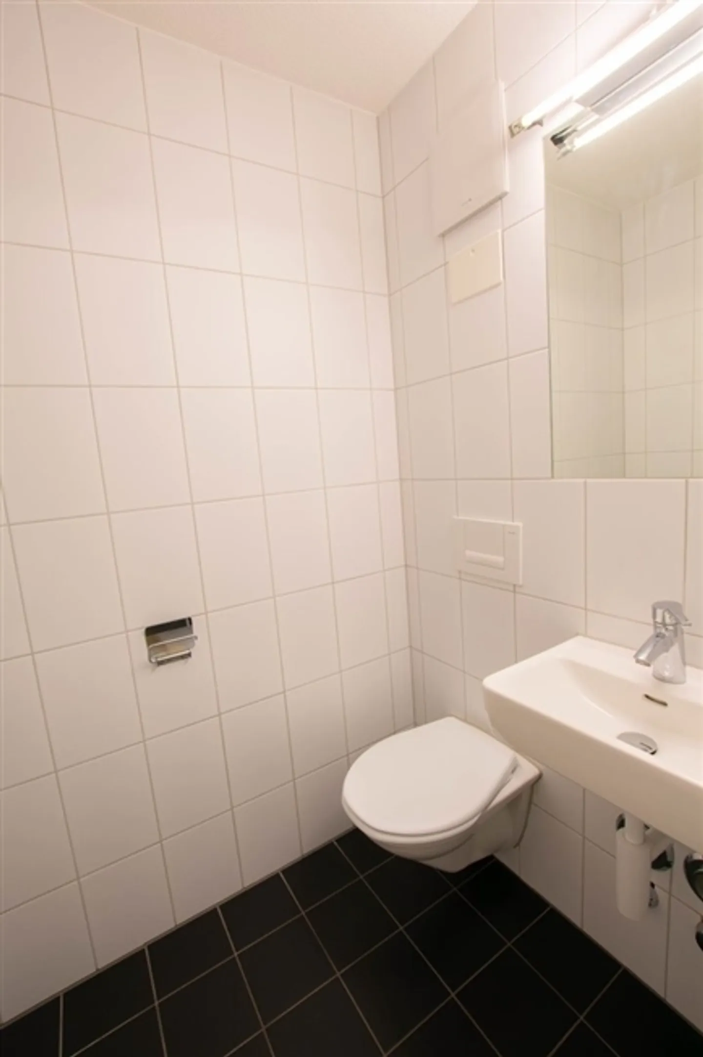 Quartier résidentiel calme avec terrasse ensoleillée - Photo 8 sur 11