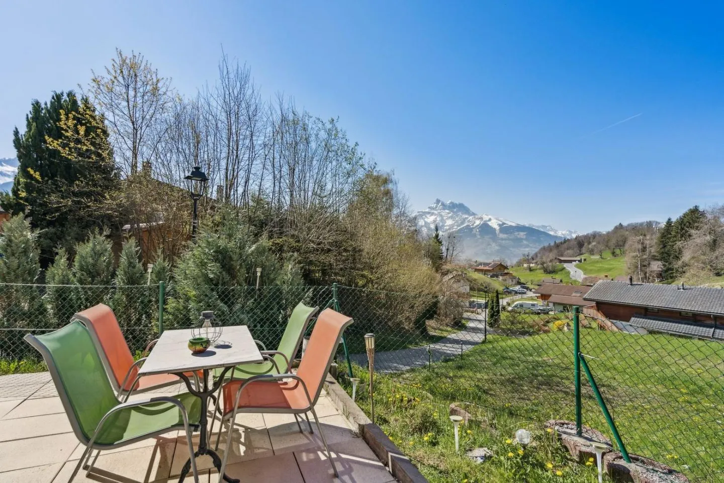 Modern Chalet with 4 Rooms between Ollon and Villars - Photo 7 of 13