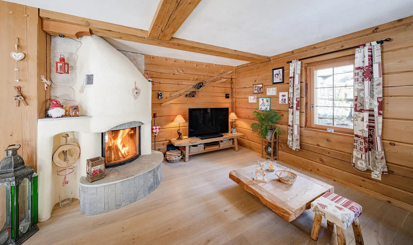 CABANE EN BOIS DE PREMIÈRE CLASSE À CHURWALDEN - PENTHOUSE DE 4,5 PIÈCES - Photo 2 sur 5