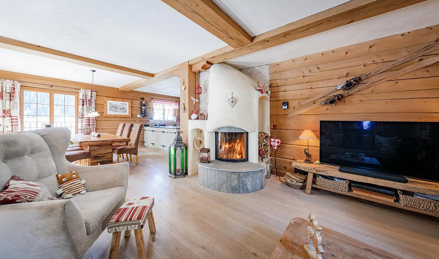 CABANE EN BOIS DE PREMIÈRE CLASSE À CHURWALDEN - PENTHOUSE DE 4,5 PIÈCES - Photo 3 sur 5