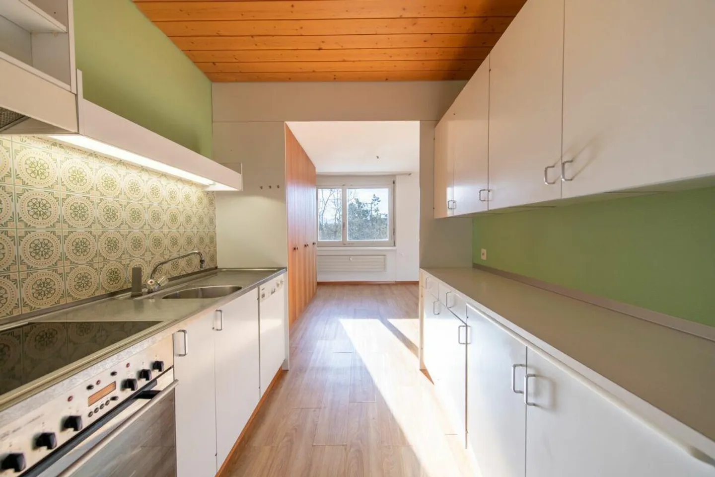 Living in a city-close location of Bern - bright and central 4.5-room apartment with elevator - Photo 4 of 15