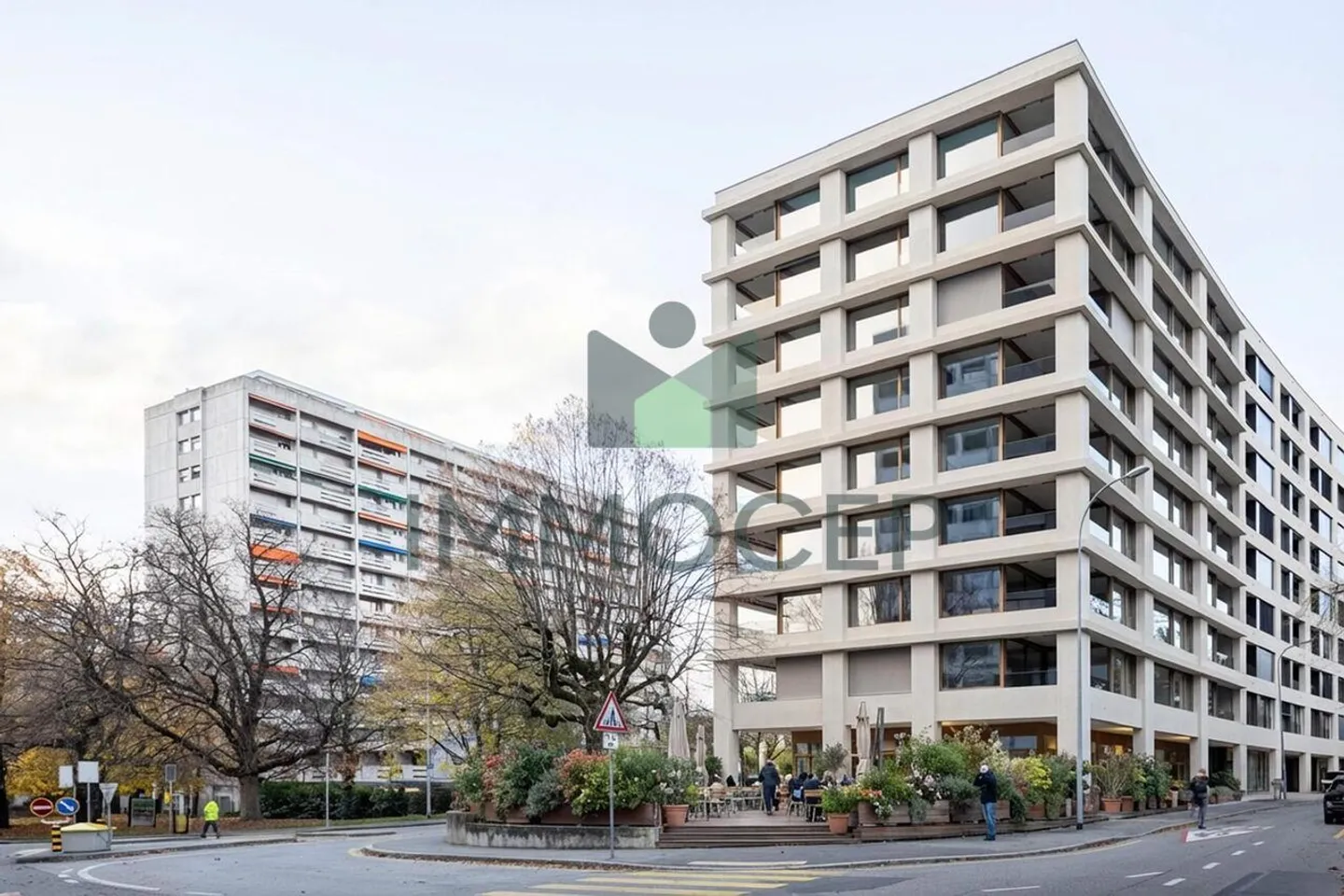 Belle arcade commerciale de 81 m² dans un nouveau bâtiment à Vieusseux - Photo 1 sur 4