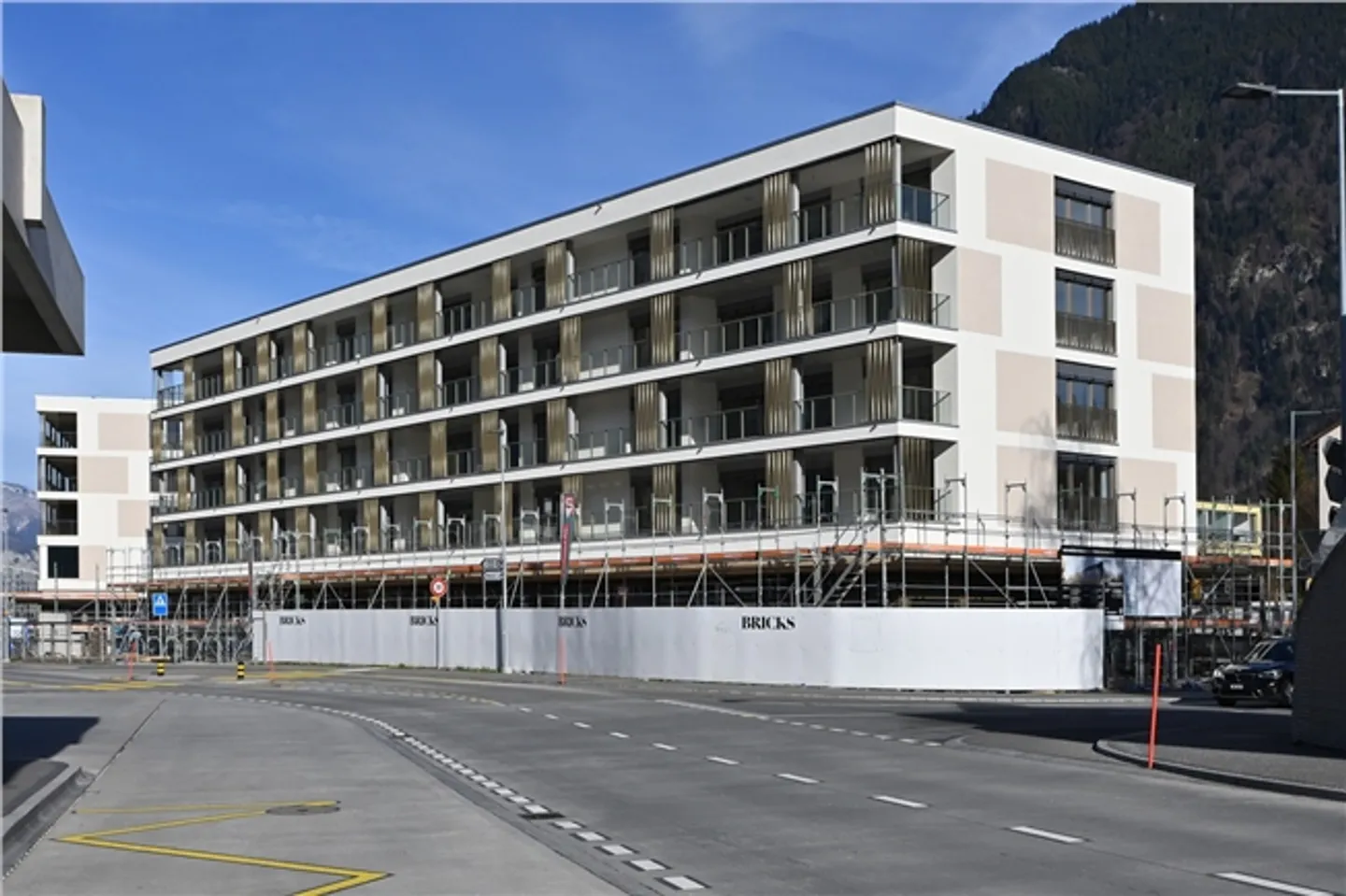 Spazio di stoccaggio direttamente alla stazione ferroviaria di Altdorf - Foto 1 di 2