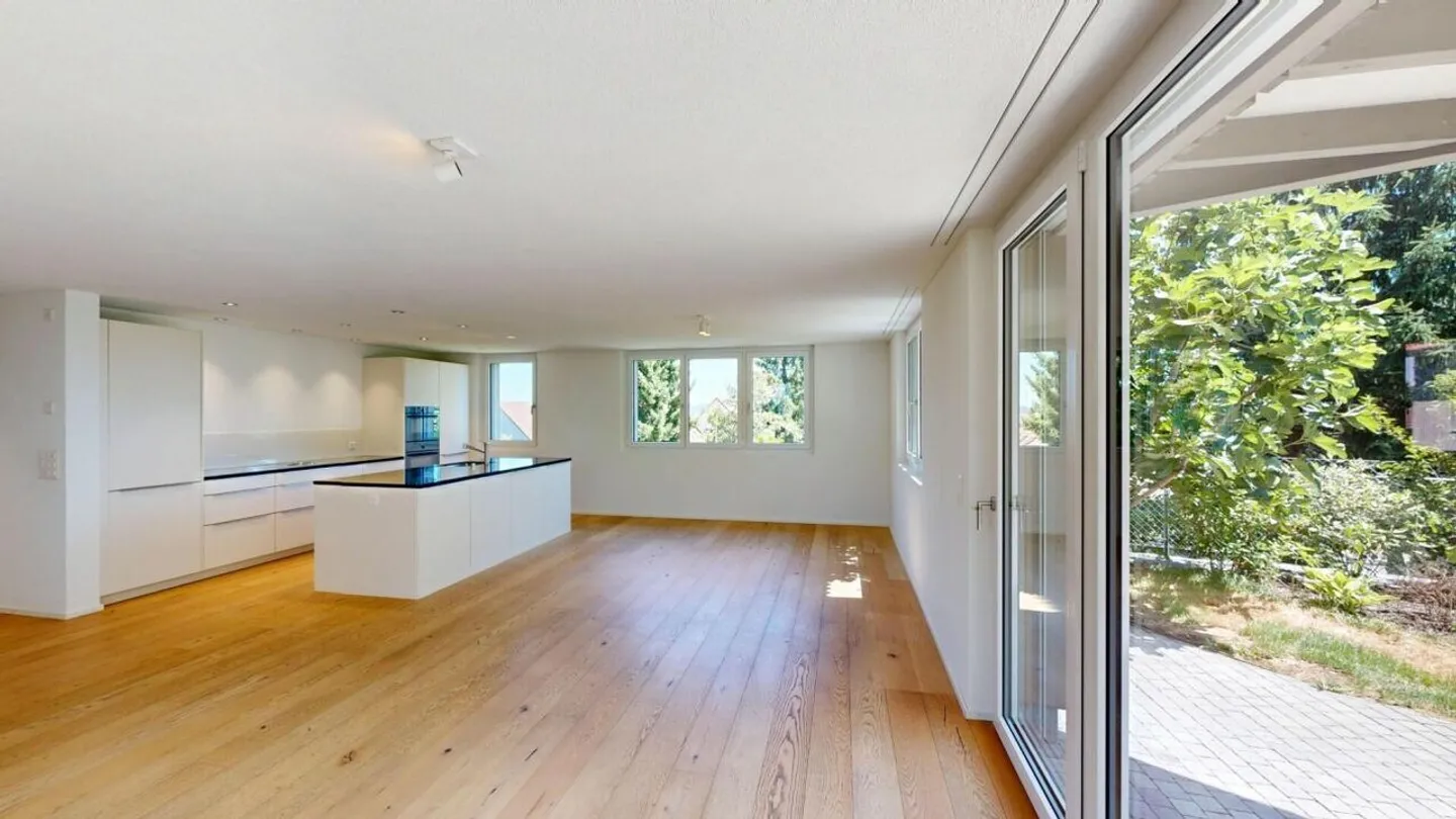 Appartamento giardino 3,5 locali con giardino privato di 242 m² e ingresso separato - Foto 1 di 14