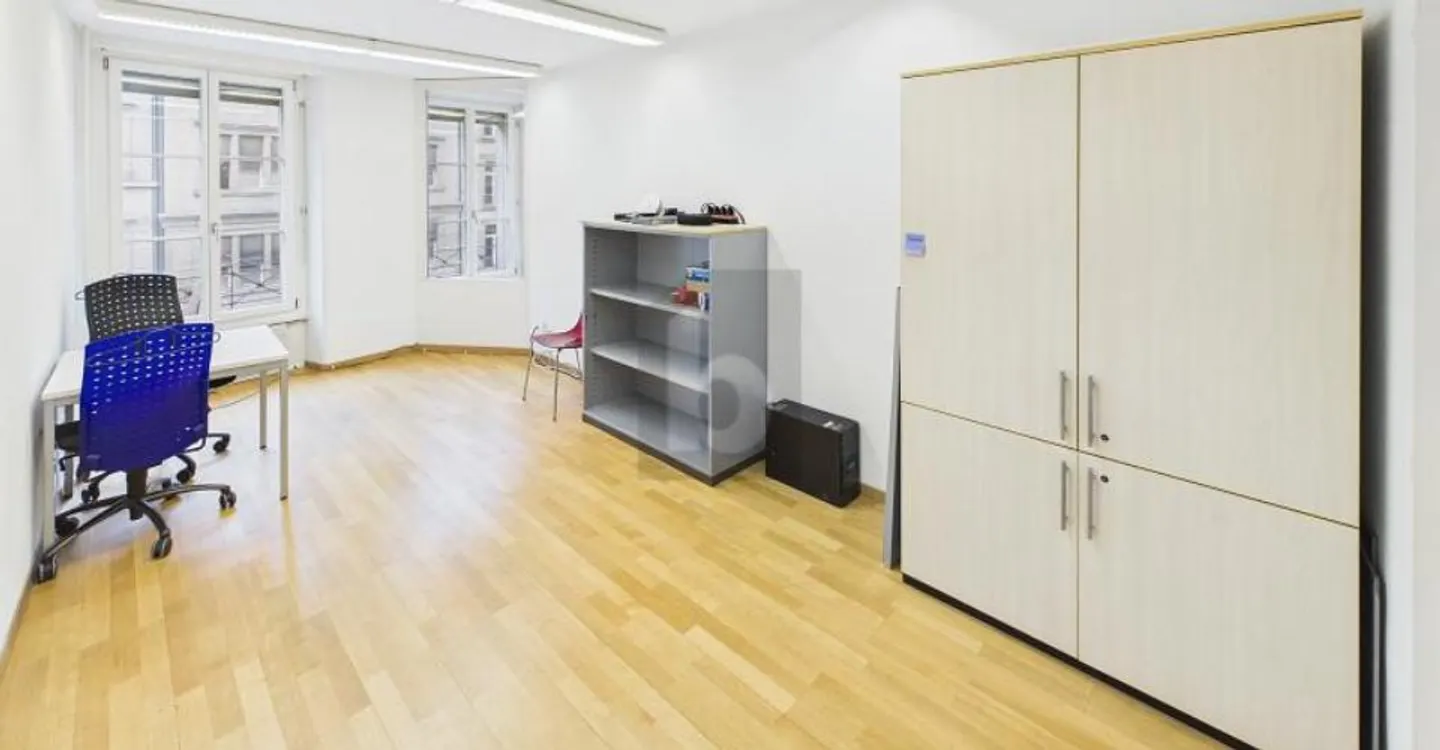 SPACIOUS AND CENTRAL, FIRST 3 MONTHS FREE - Photo 1 of 5