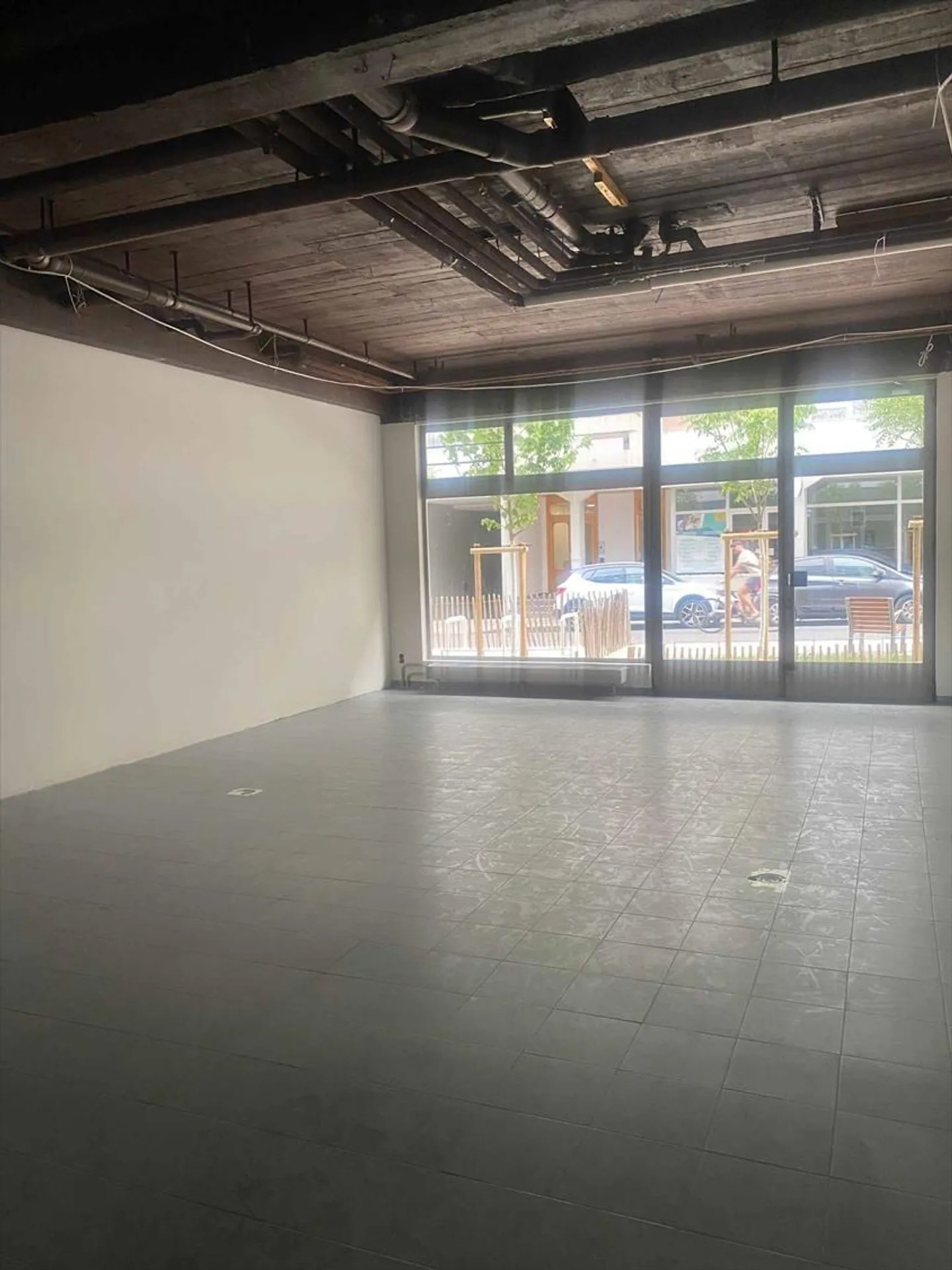 120 m2 Arcade zur Miete im Herzen von Pâquis - Foto 2 von 5
