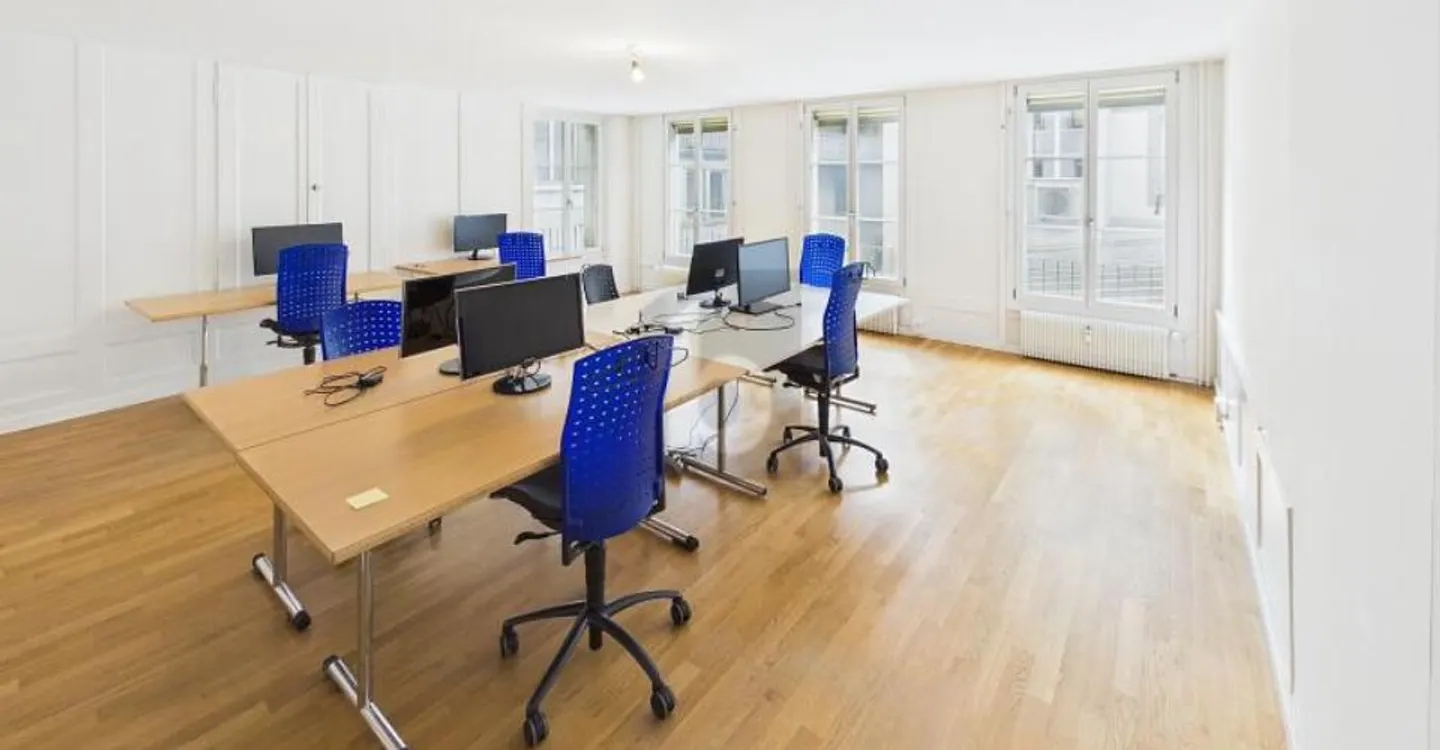 SPACIOUS AND CENTRAL, FIRST 3 MONTHS FREE - Photo 2 of 5