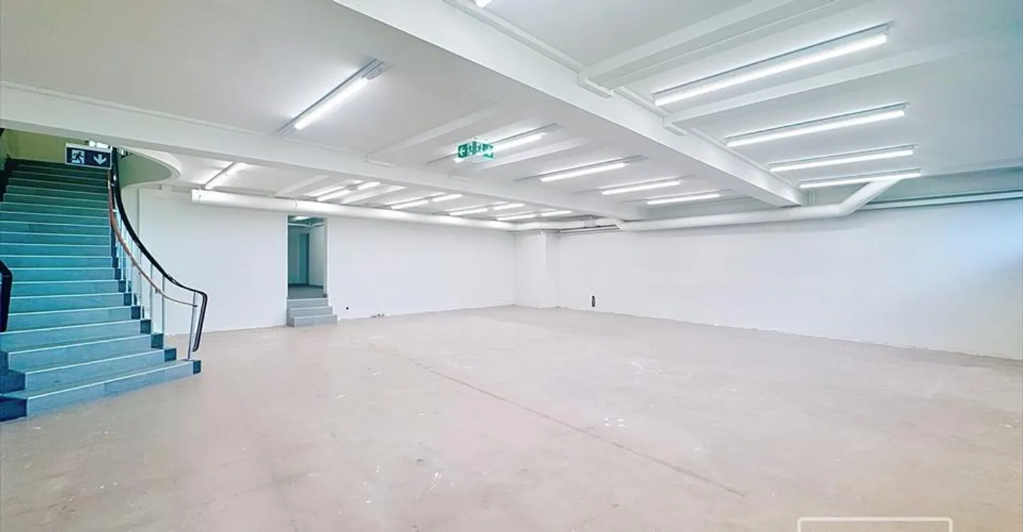 Office space for rent - Photo 7 of 8