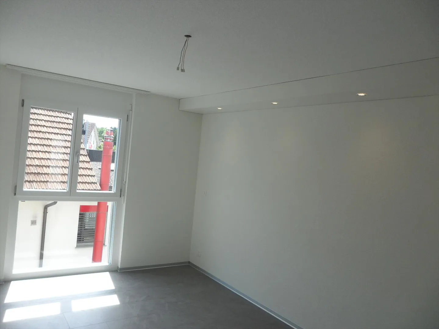 Bellissimo e moderno appartamento di 3,5 stanze con balcone (costruito nel 2015) a Luterbach, Canton SO - Foto 6 di 10