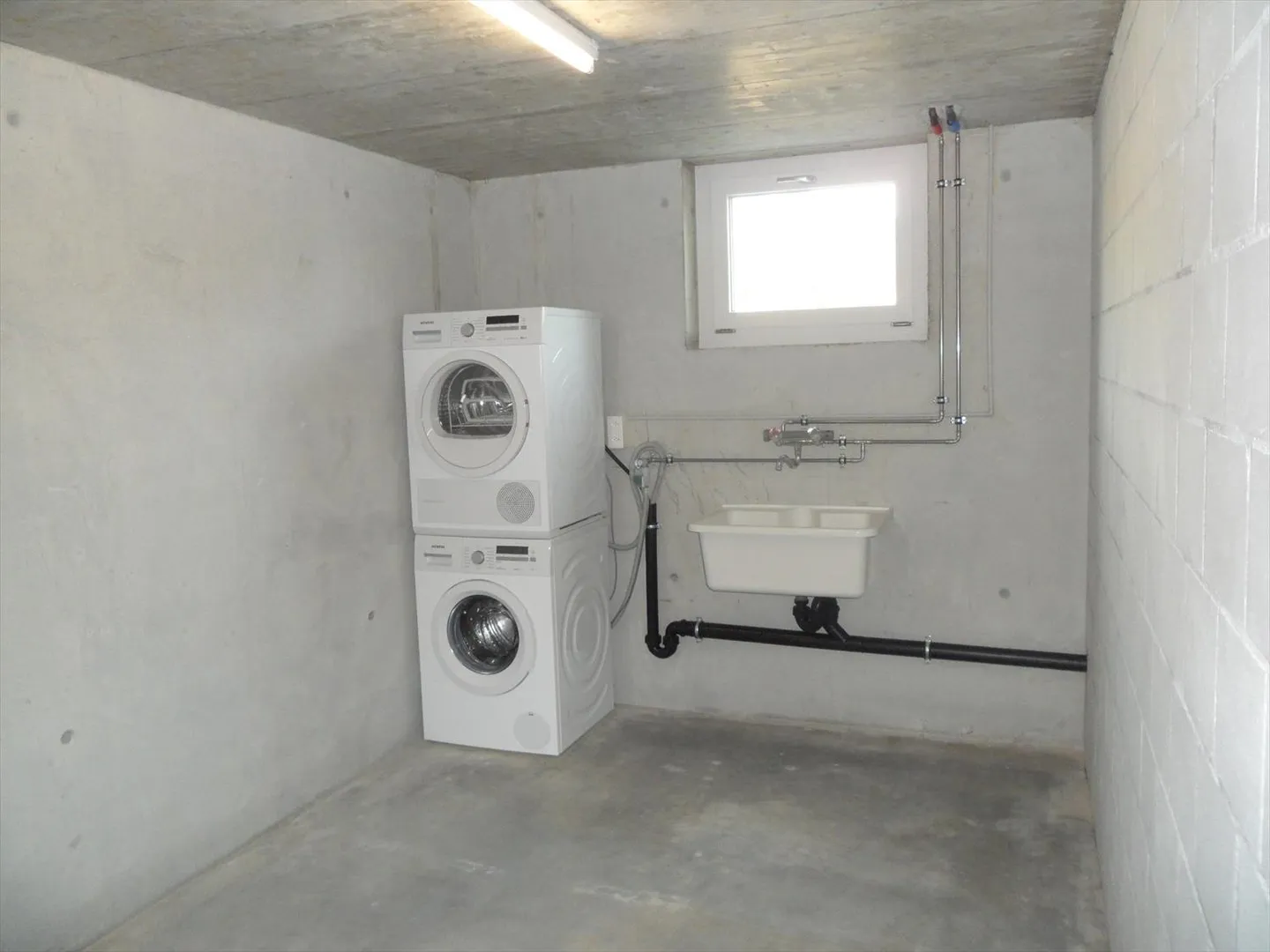 Bellissimo e moderno appartamento di 3,5 stanze con balcone (costruito nel 2015) a Luterbach, Canton SO - Foto 8 di 10