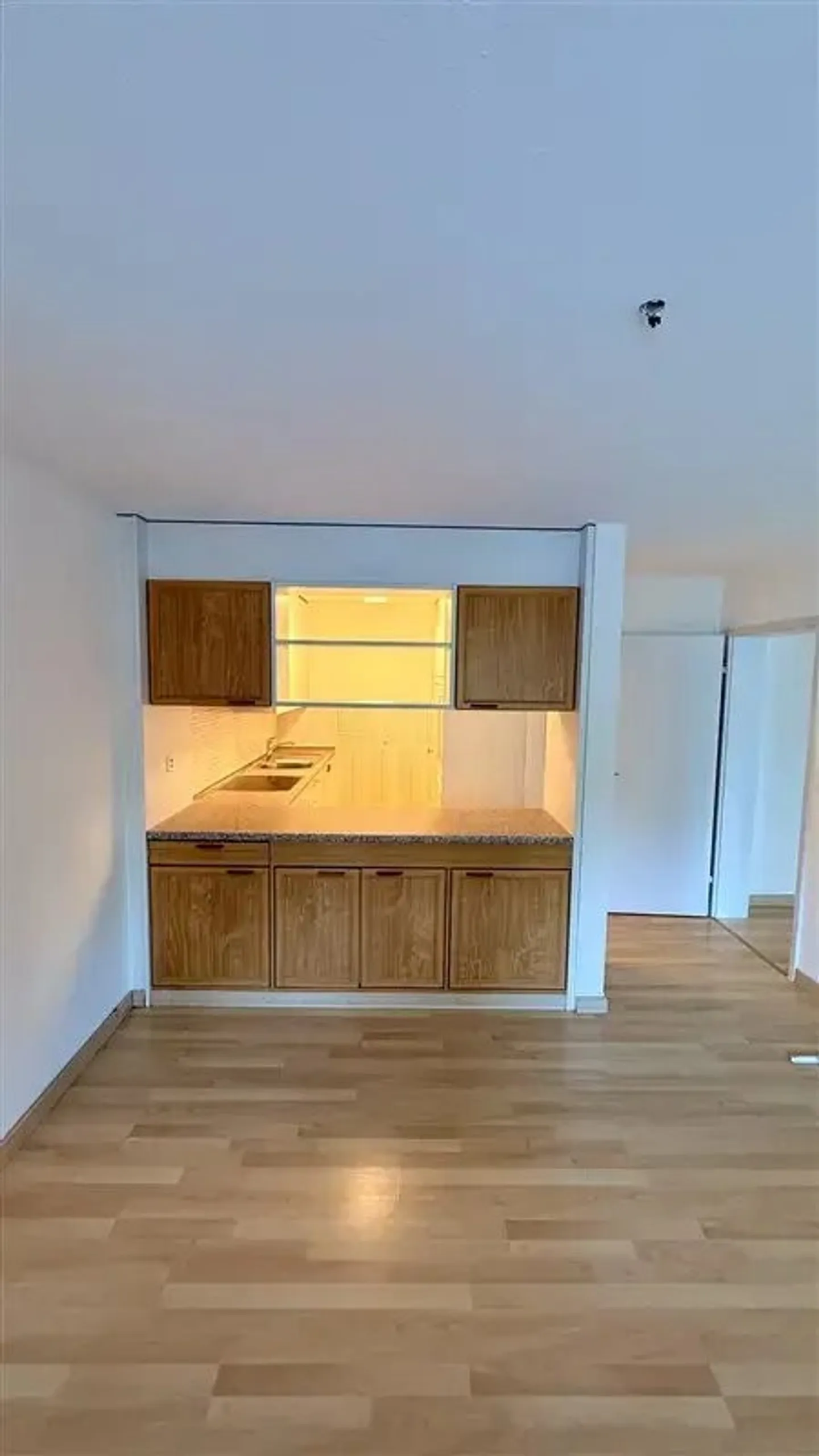 Maisonette exclusive avec grande terrasse ensoleillée - Photo 3 sur 9