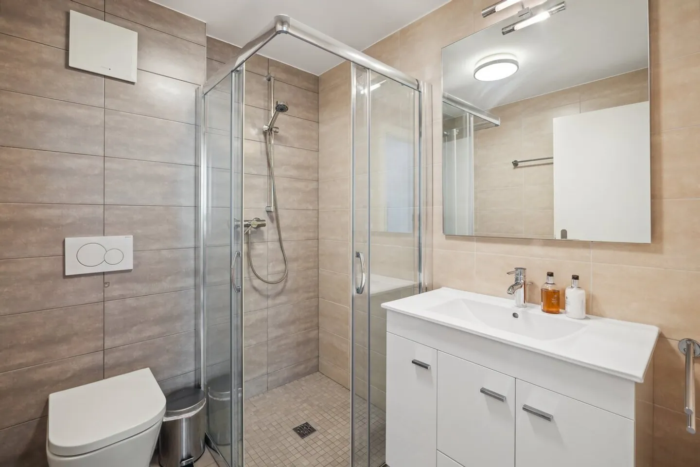 «3.5 Zimmerwohnung mit Südterrasse und Bergblick» - Foto 5 von 9