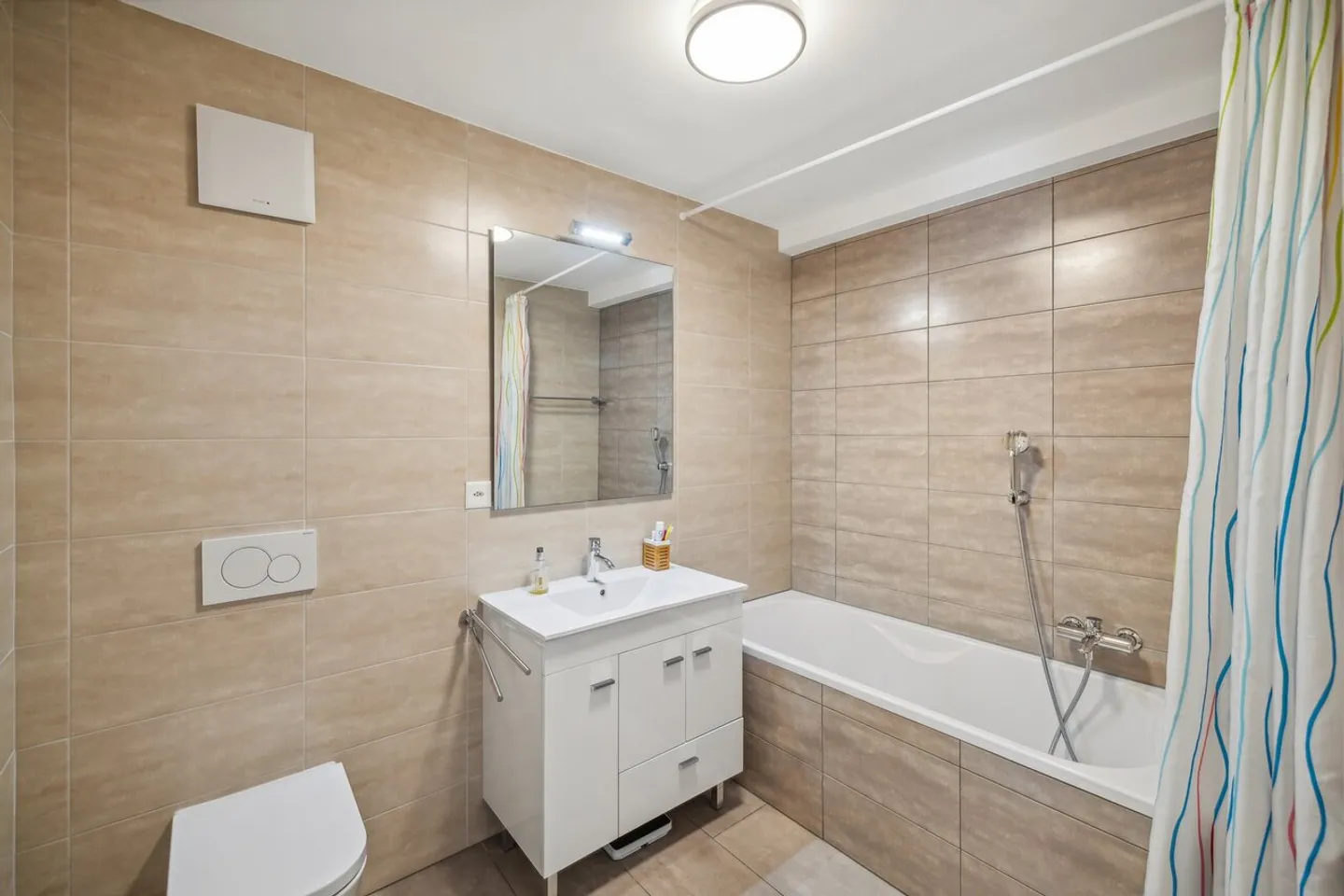 «3.5 Zimmerwohnung mit Südterrasse und Bergblick» - Foto 9 von 9