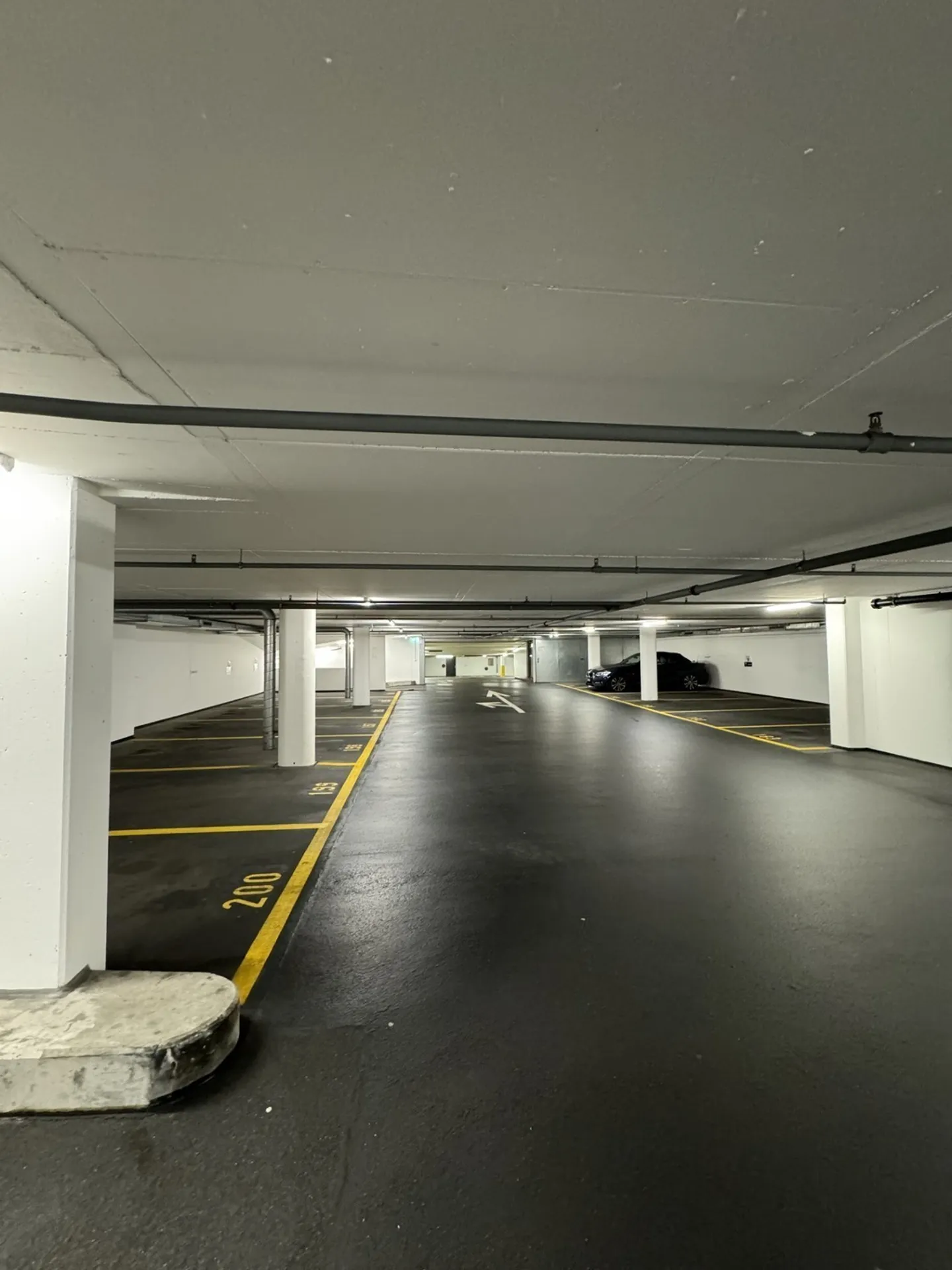 Attraktiver Einstellhallenplatz mitten in Aarau (Parking Behmen) - Foto 2 von 2