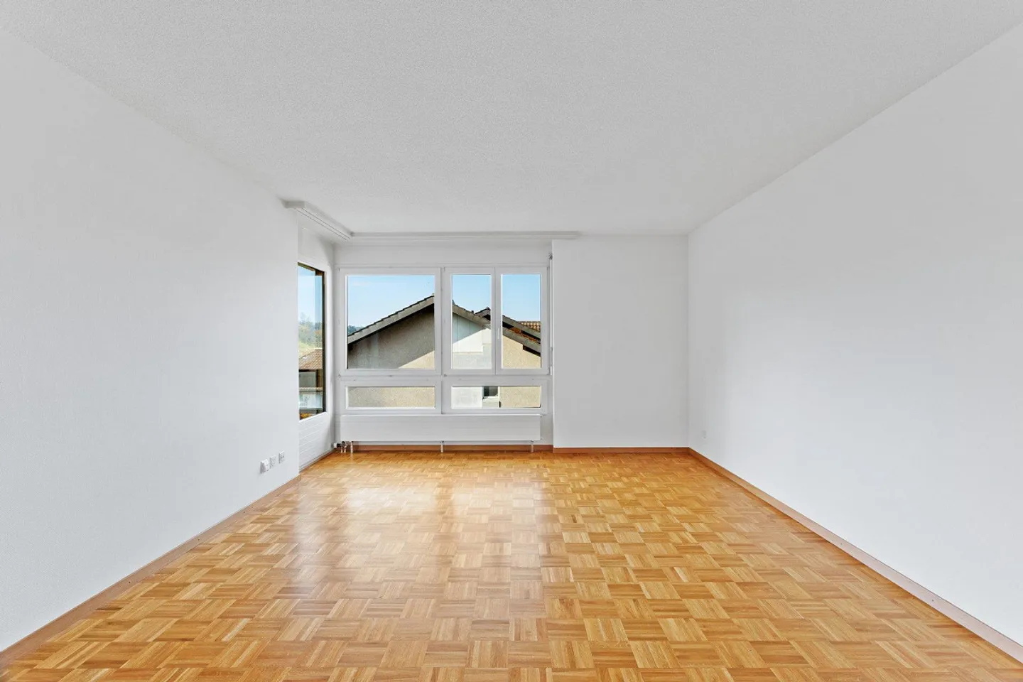 Beautiful bright apartment with terrace - Photo 1 of 6