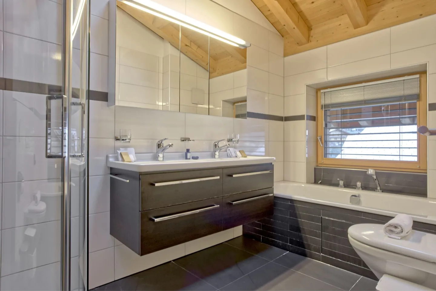 Ampio appartamento di 5,5 stanze vicino agli impianti di risalita, Chalet Antara - Foto 16 di 20