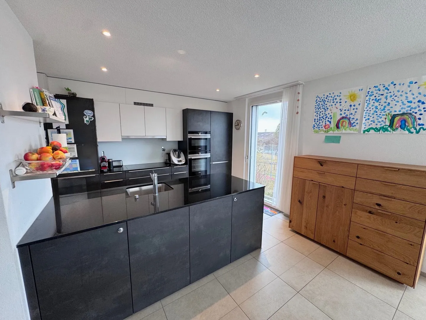 Modern 6.5-room semi-detached house with mountain view in Uebeschi - Photo 3 of 13