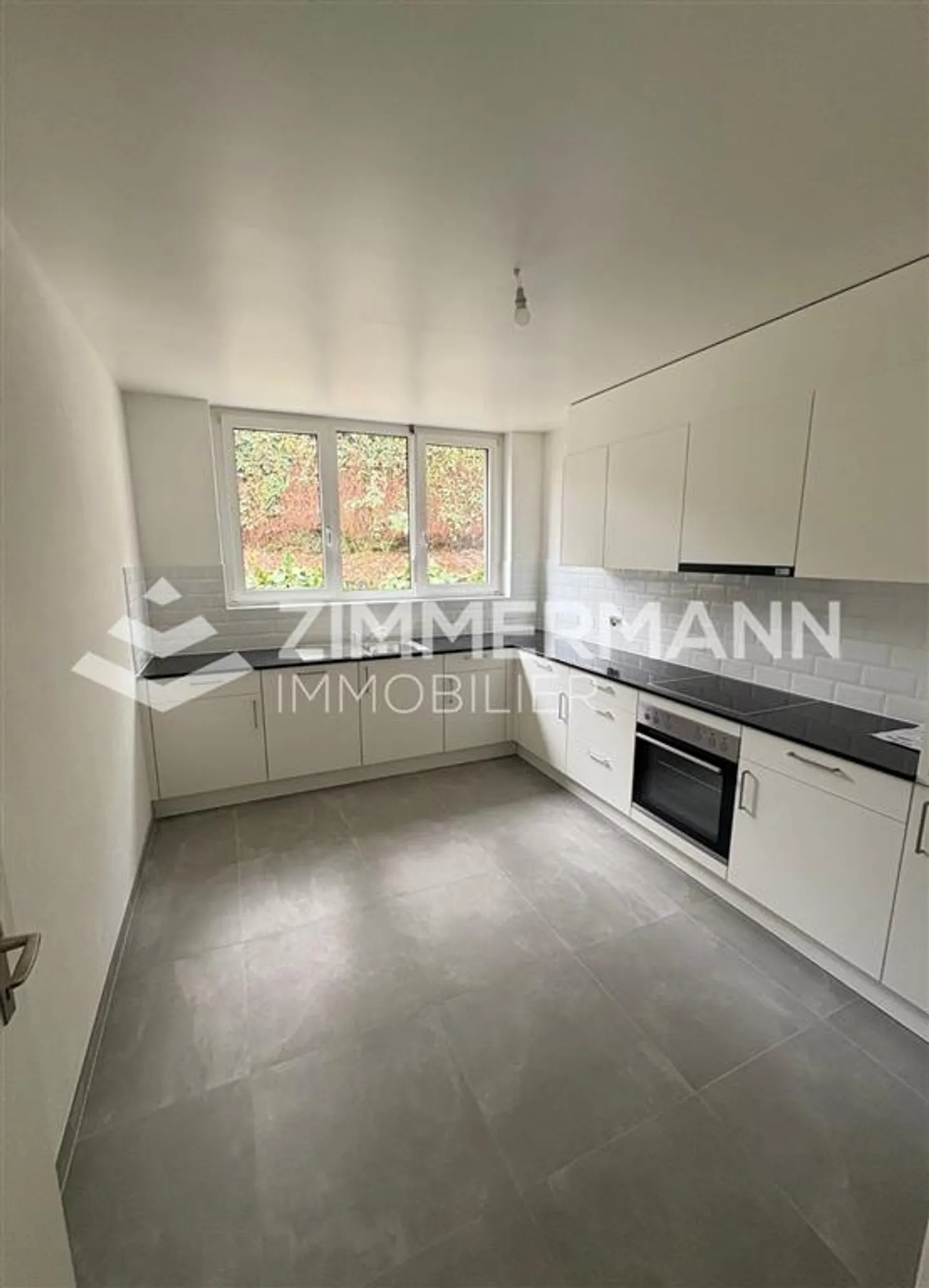 Appartement 5 pièces - Photo 2 sur 9