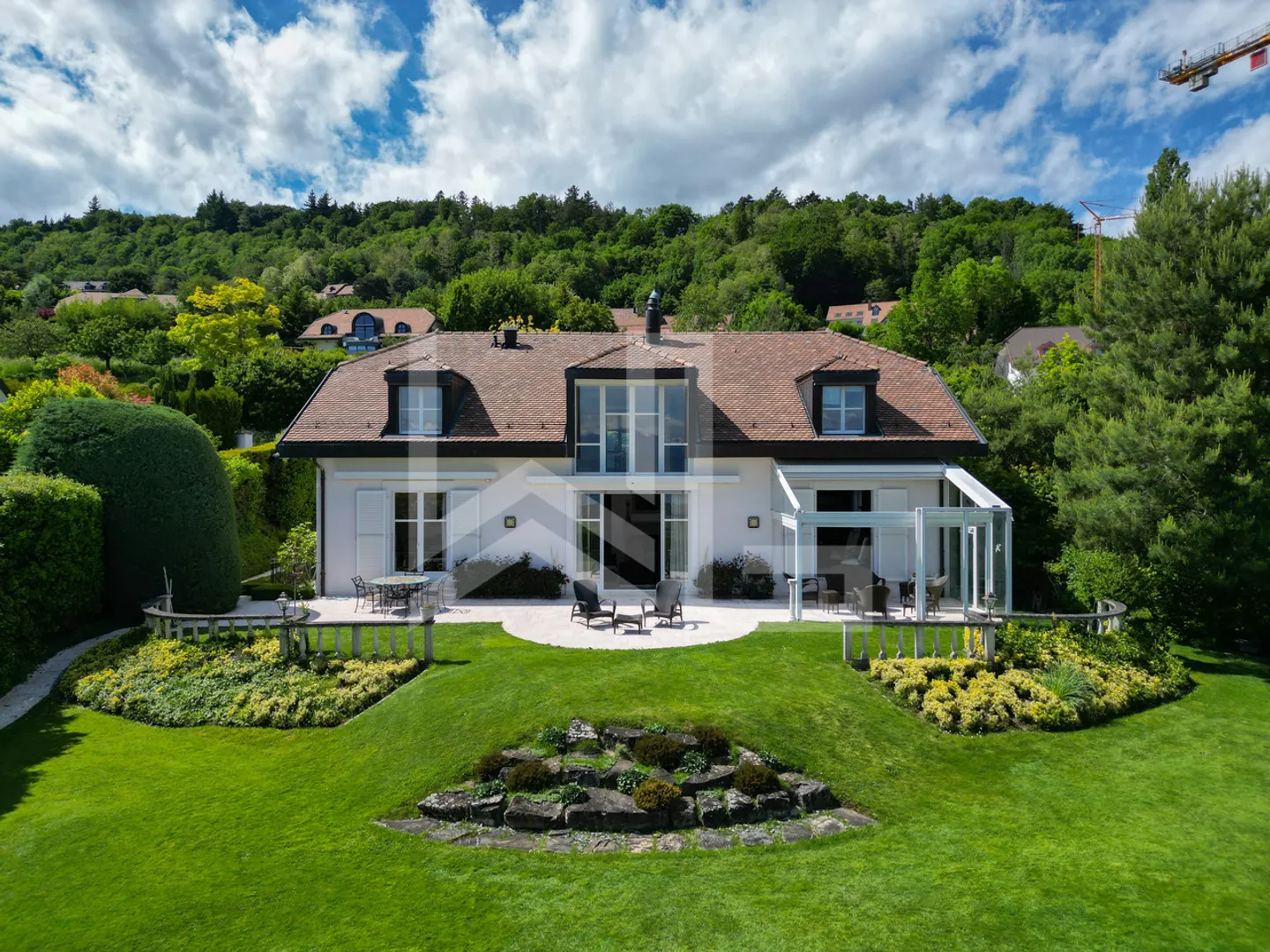 Villa mit atemberaubendem Blick auf die Küste, den See und die Alpen - Foto 1 von 12