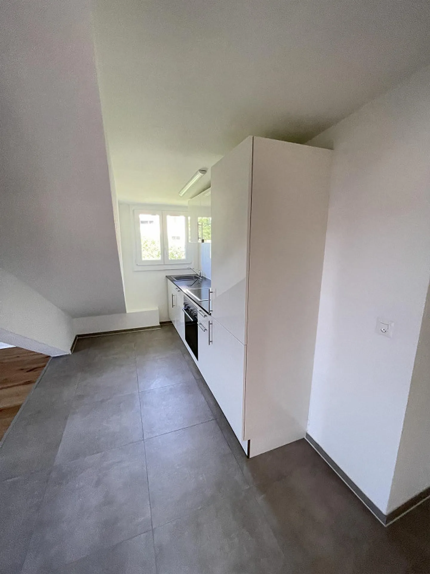 Modern apartment with beautiful view - Photo 4 of 8