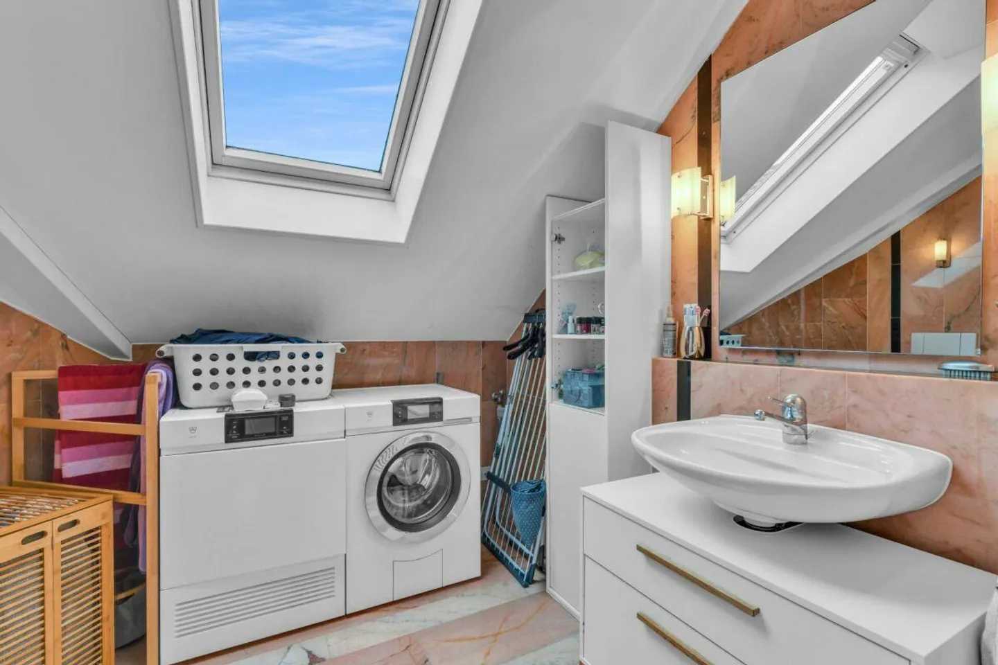 Ein Zuhause zum Verlieben - grosszügige Dachwohnung mit Säntisblick und  viel Raum zum Leben - Foto 12 von 20