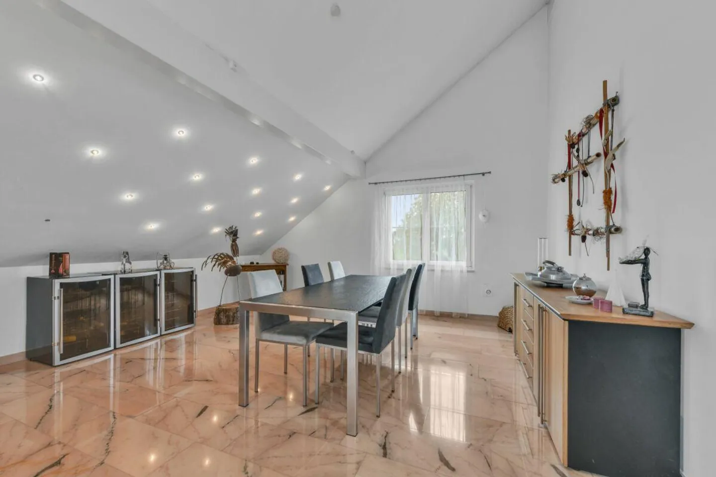 Ein Zuhause zum Verlieben - grosszügige Dachwohnung mit Säntisblick und  viel Raum zum Leben - Foto 3 von 20
