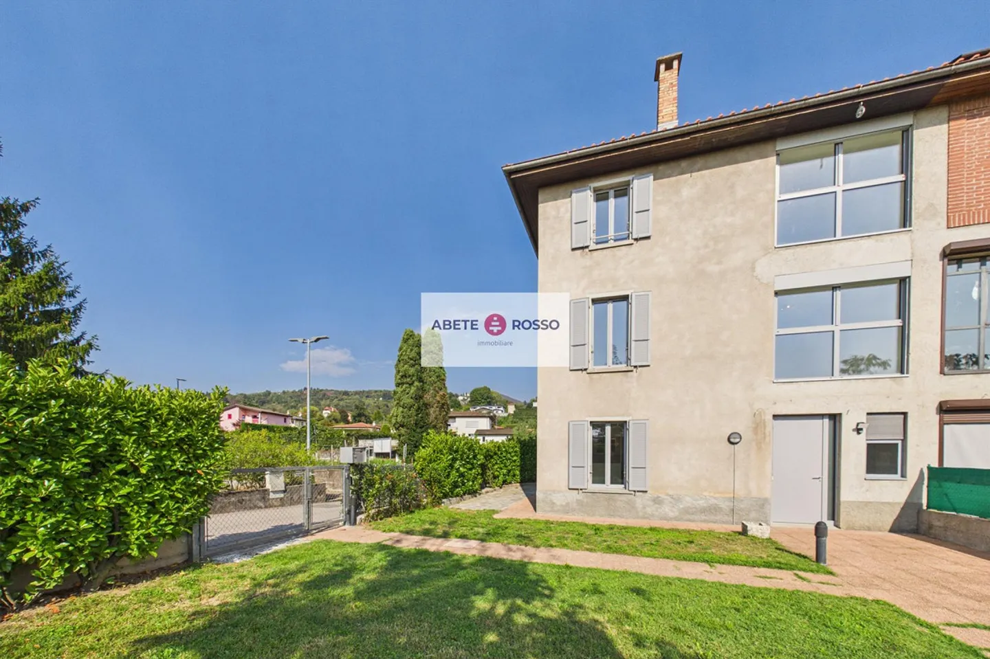 Casa familiare con giardino - Foto 2 di 26