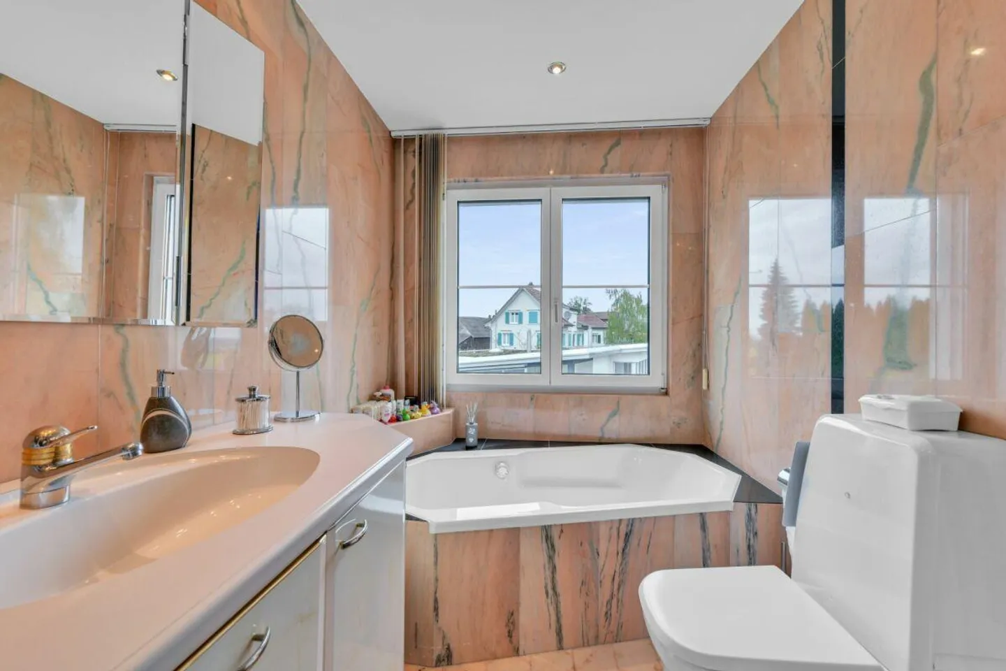 Ein Zuhause zum Verlieben - grosszügige Dachwohnung mit Säntisblick und  viel Raum zum Leben - Foto 15 von 20
