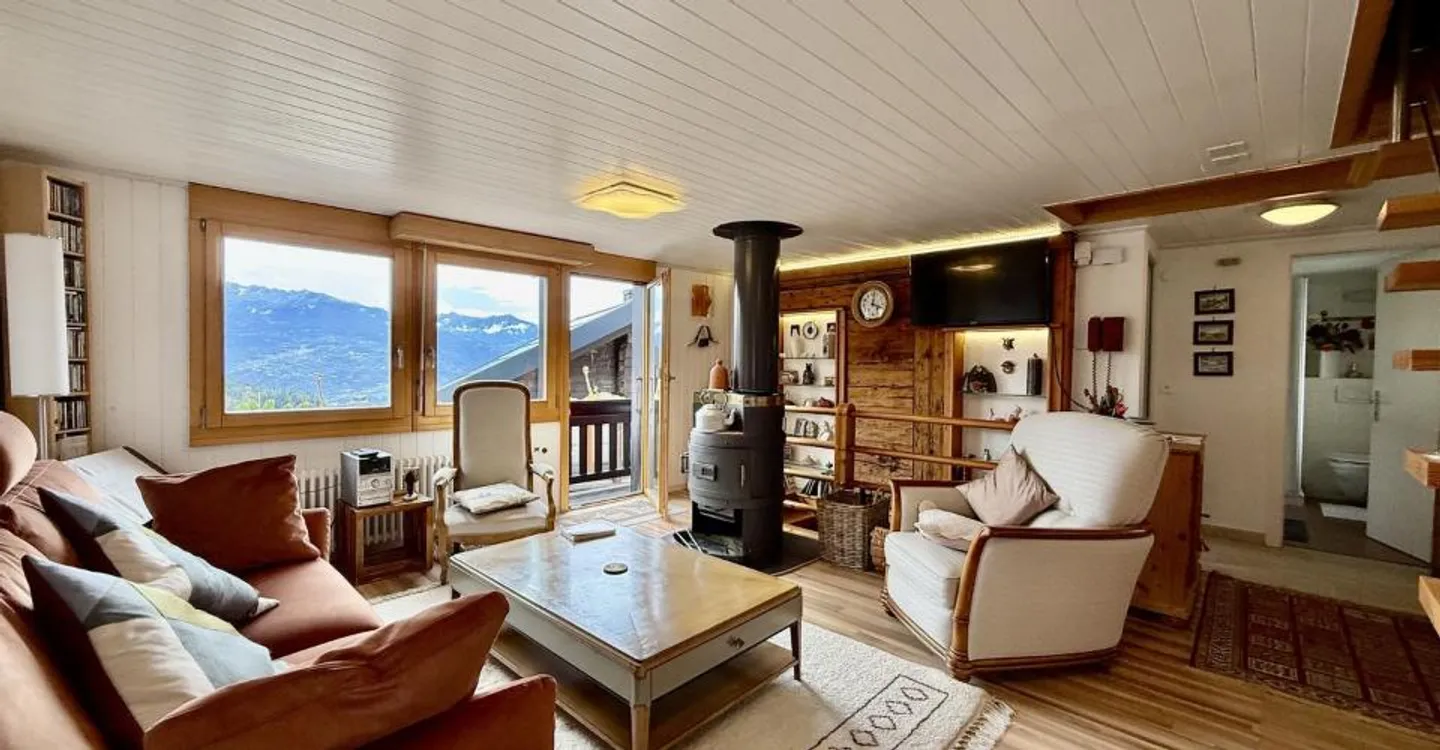 Charmantes Chalet mit Panoramablick - Foto 2 von 7