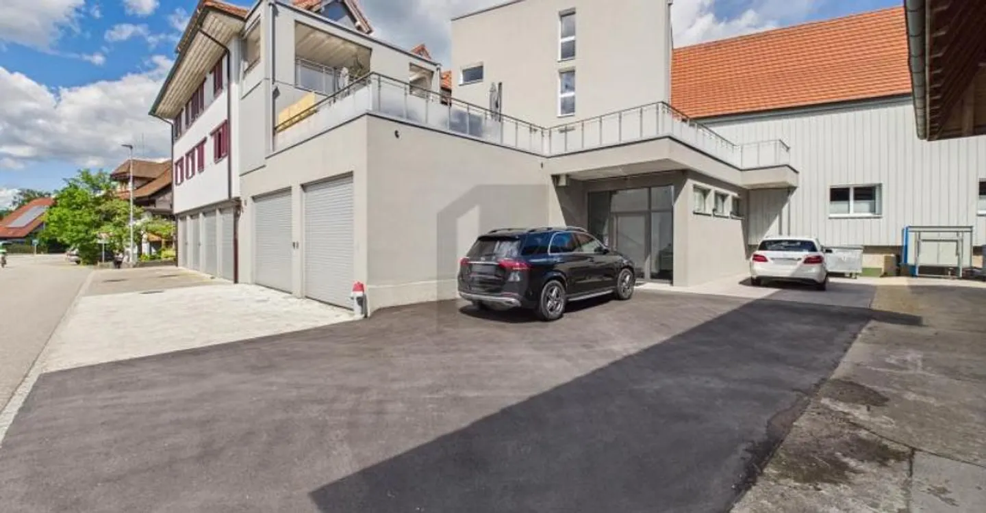 MODERN, PRACTICAL AND WELL ACCESSIBLE - Photo 4 of 5