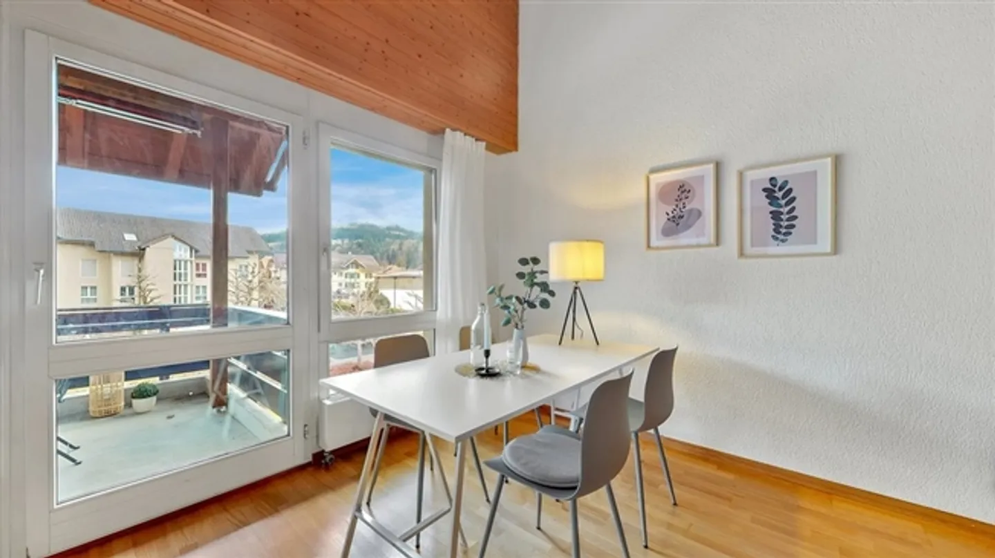 Ampio appartamento galleria a Langnau - Foto 3 di 11