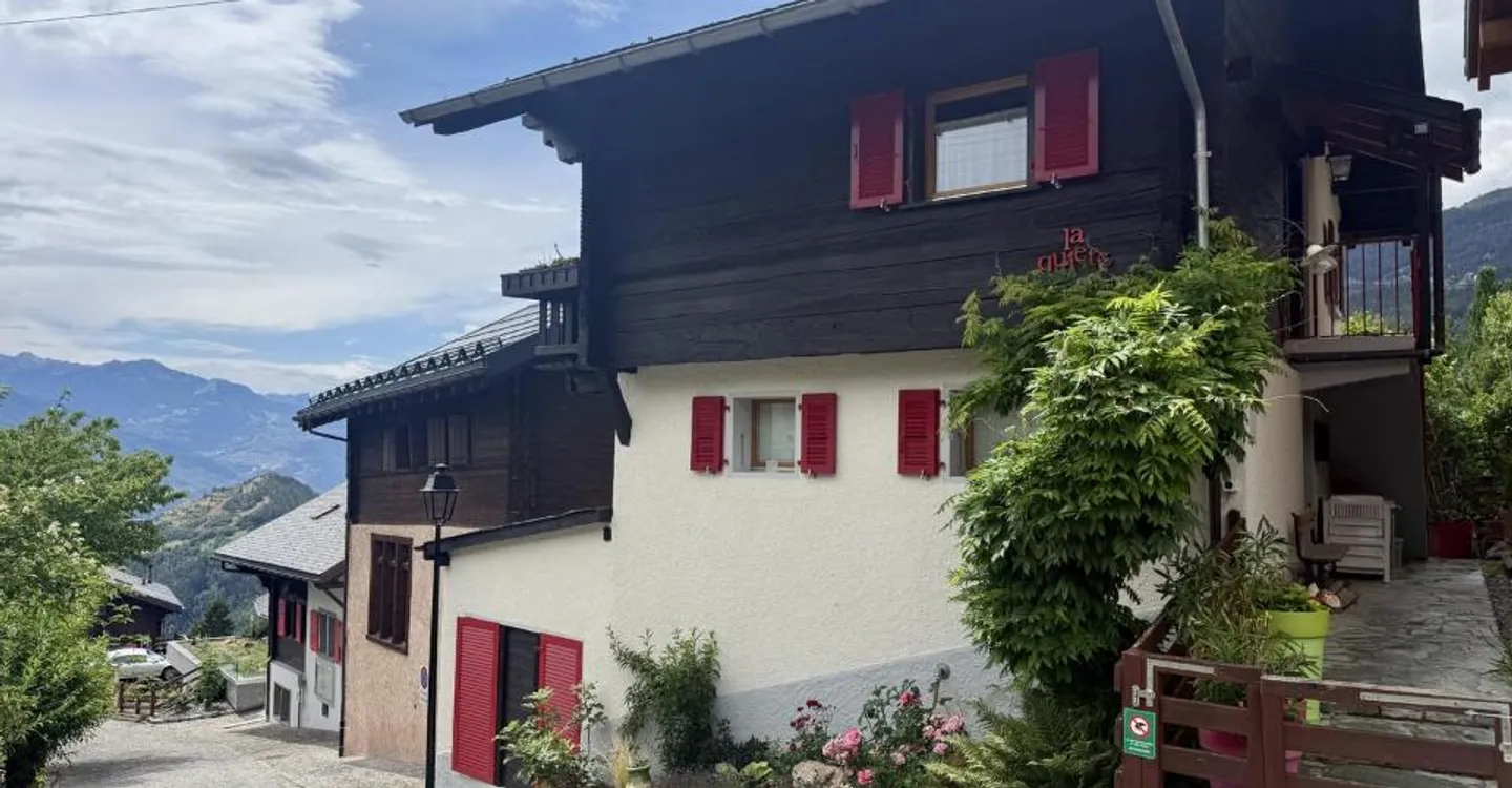Charmantes Chalet mit Panoramablick - Foto 1 von 7