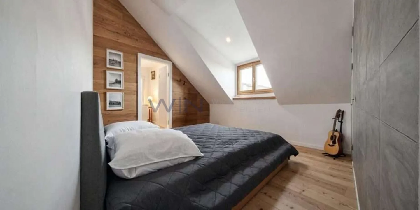 Stylish Row House with Flexibility - Photo 8 of 13