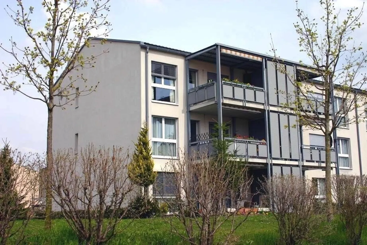 3.5-room apartment of 79 m² on the top floor of the 2nd floor - Photo 1 of 11