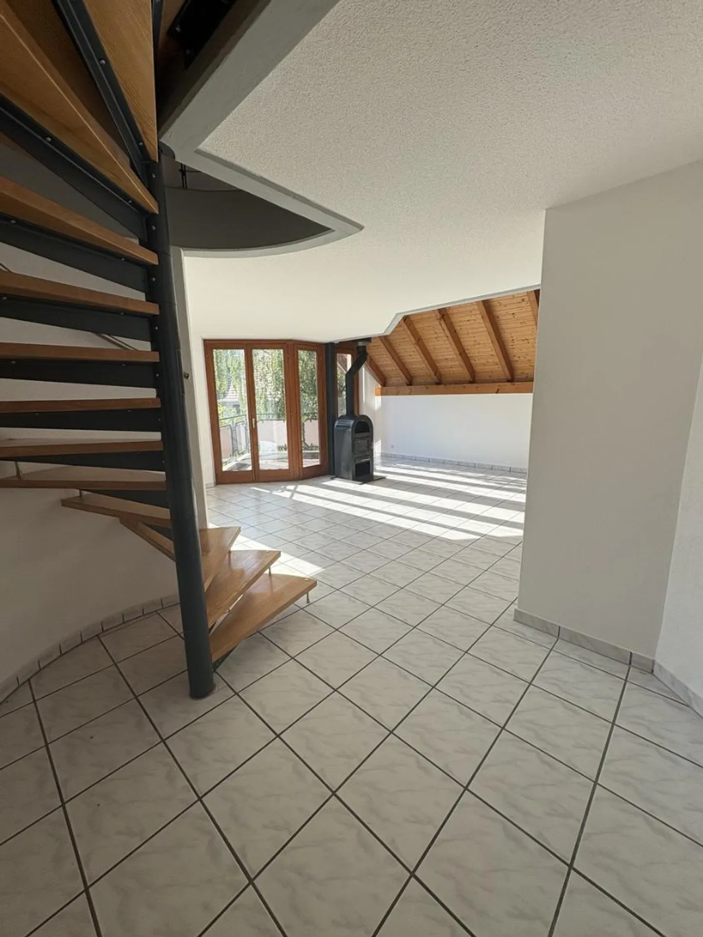 In affitto: Duplex moderno e accogliente con 4,5 stanze a Soyhières - Foto 3 di 13