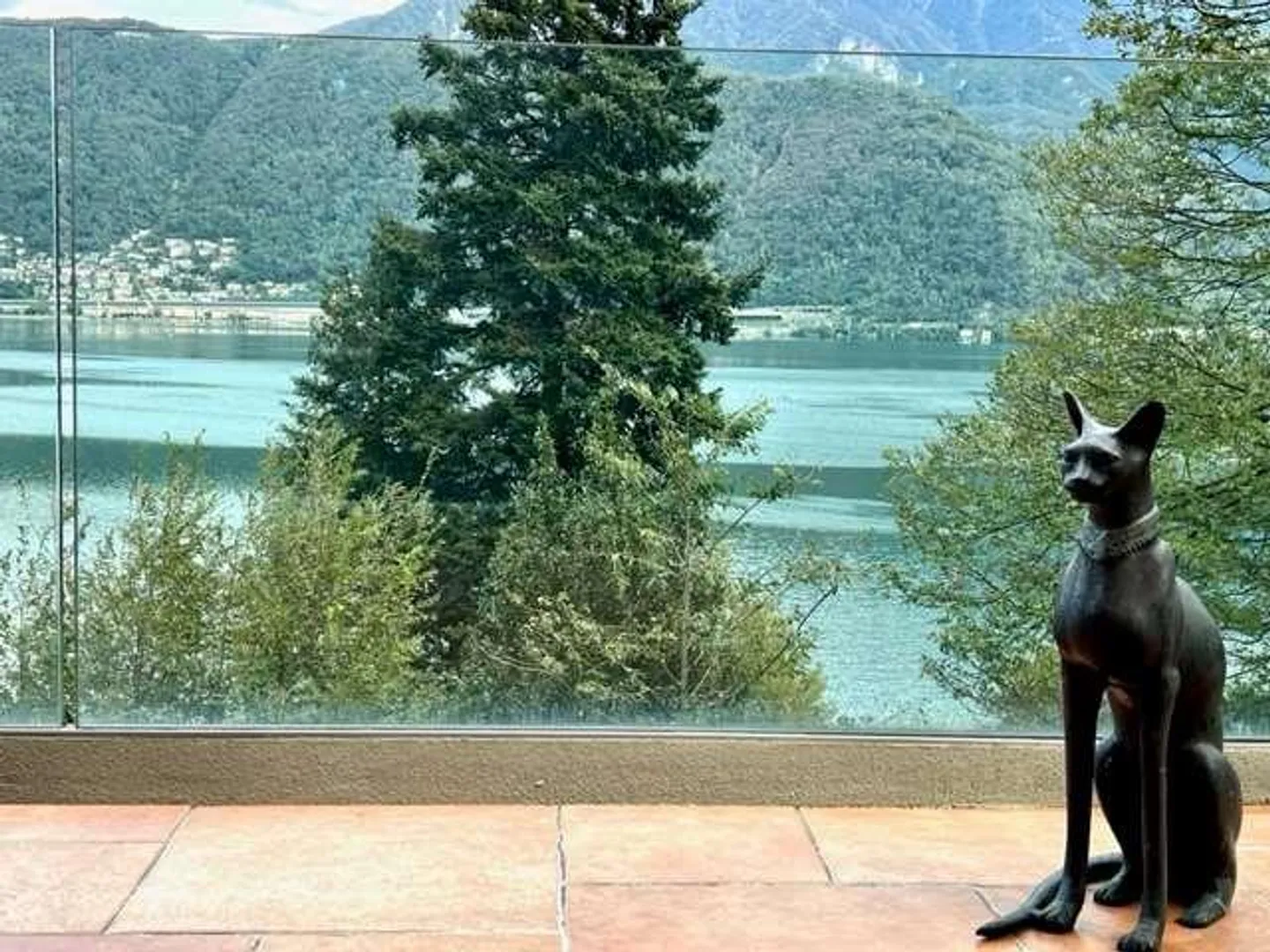 Attico di alto standard con vista lago a Melide - Foto 12 di 13