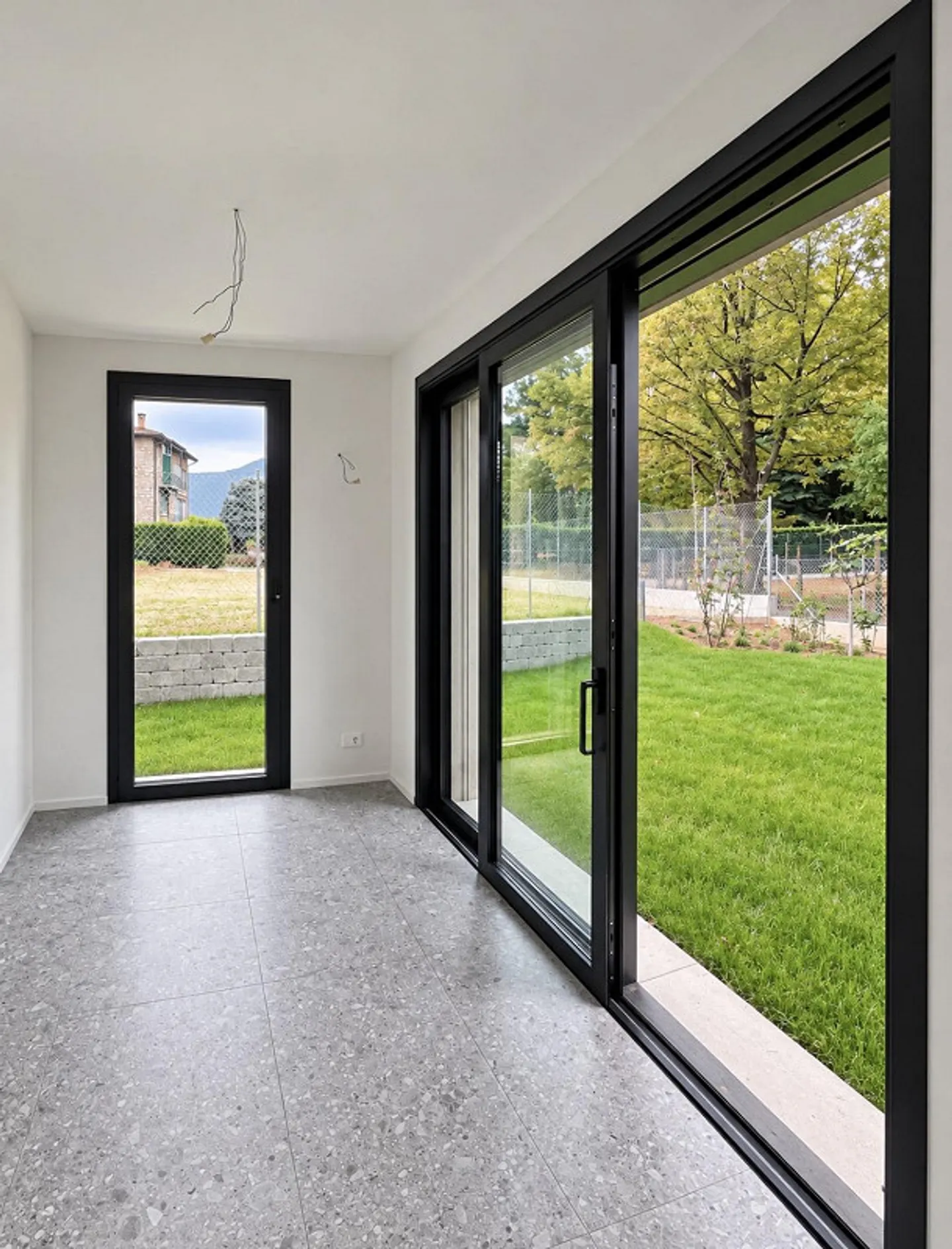 STUNDEVOLLES NEUES WOHNUNG UMGEBEN VON GRÜN MIT PRIVATGARTEN - Foto 4 von 23