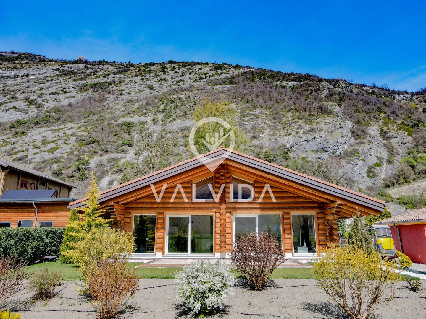 Exklusives Rundholzhaus - Modernes Wohnen im Naturstil - Foto 4 von 25