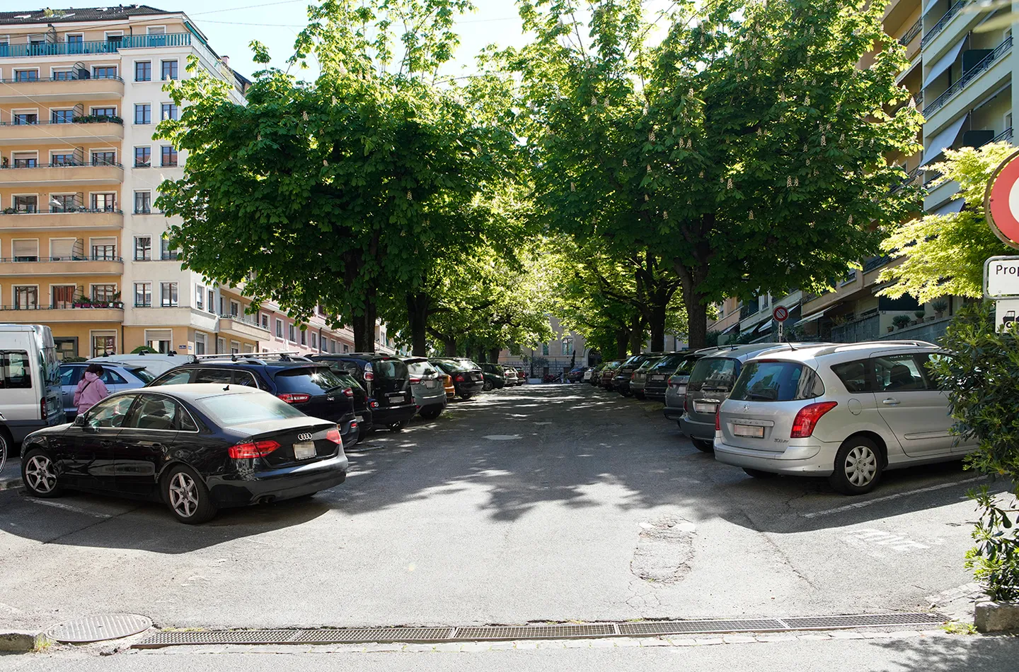 Covered motorcycle space 1 piece - Photo 1 of 2