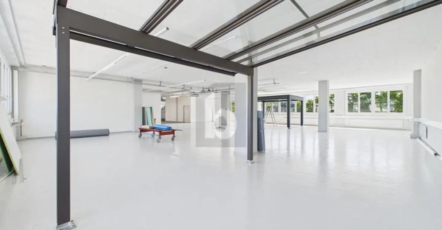 TOP MODERN WITH FLEXIBLE PARTIAL - TOTAL USE - Photo 3 of 5