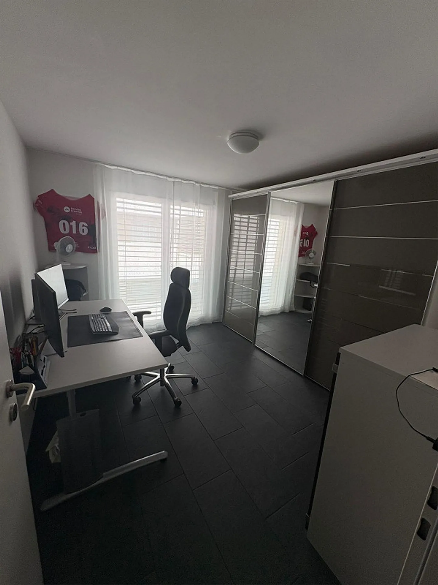 Appartement lumineux de 4,5 pièces incluant une place de parking dans le garage souterrain - Photo 9 sur 11