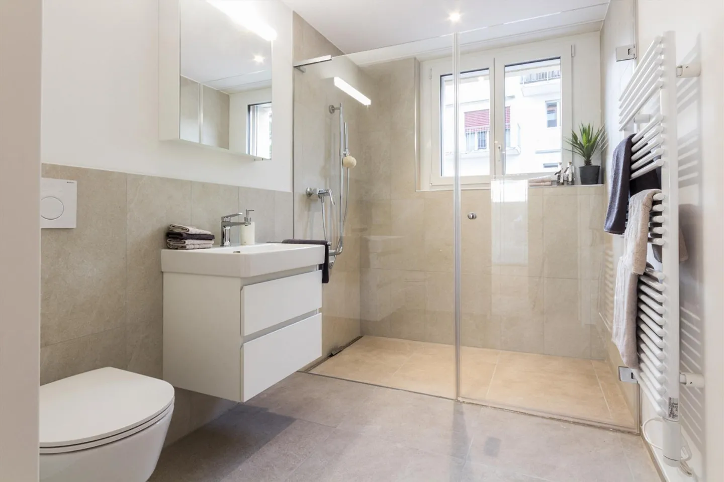 Exklusiv und zentral wohnen an idyllischer Lage - Foto 8 von 9