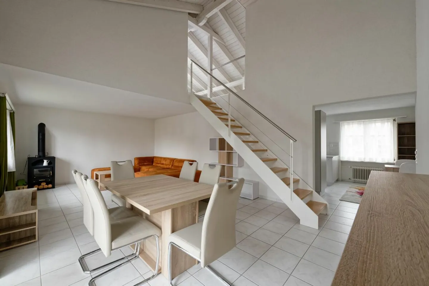 Charmant appartement en duplex à Aarau près de l'Aare et de la vieille ville - Photo 1 sur 12