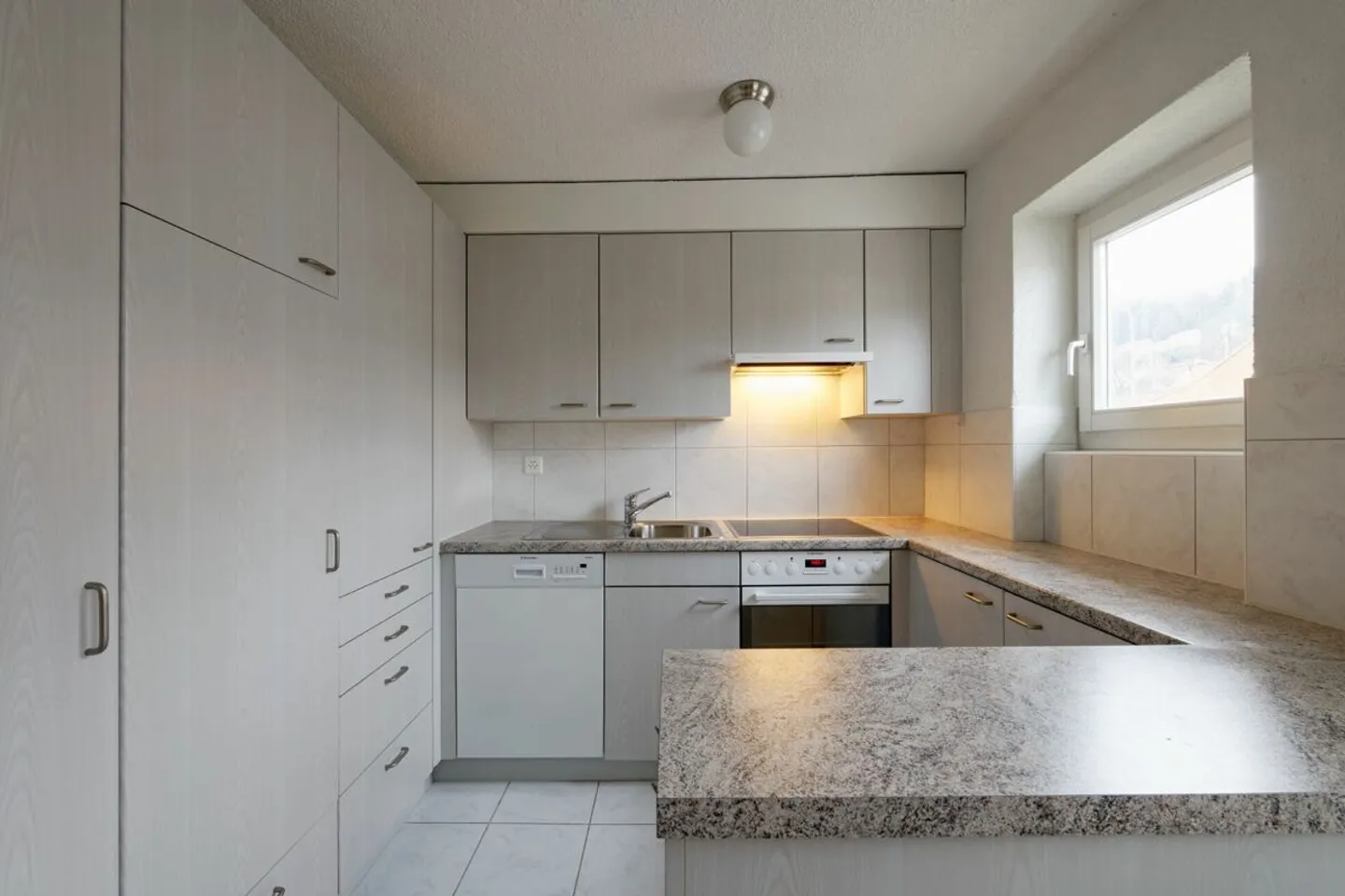 Charmant appartement en duplex à Aarau près de l'Aare et de la vieille ville - Photo 6 sur 12