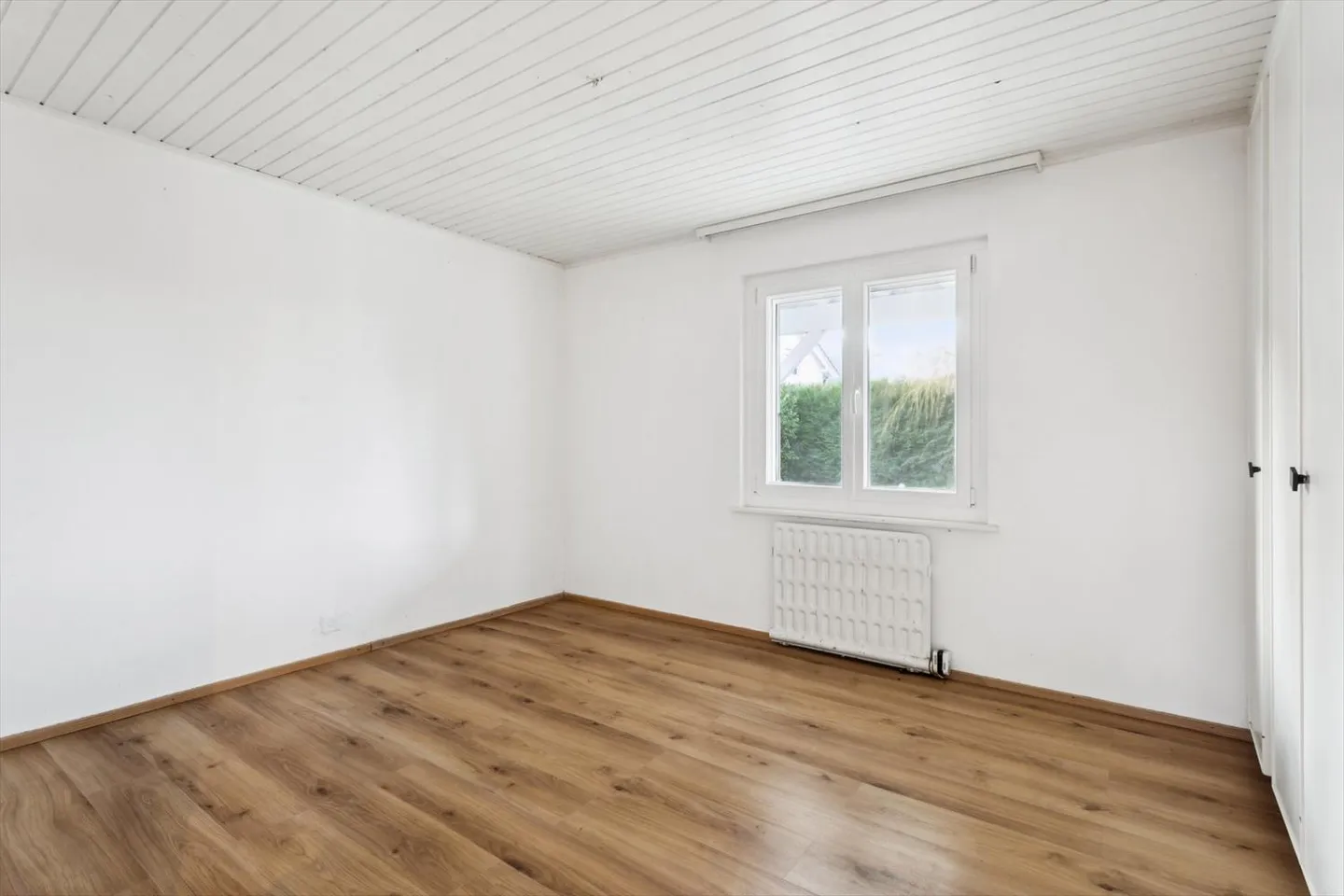 4.5 Room House - Photo 4 of 12