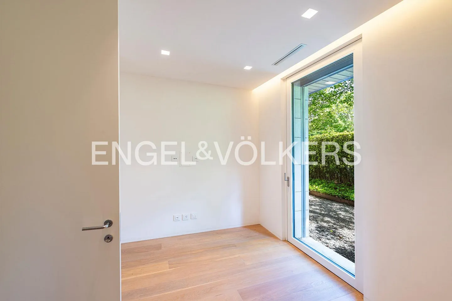 Modern apartment in a quiet residential area - Photo 6 of 14
