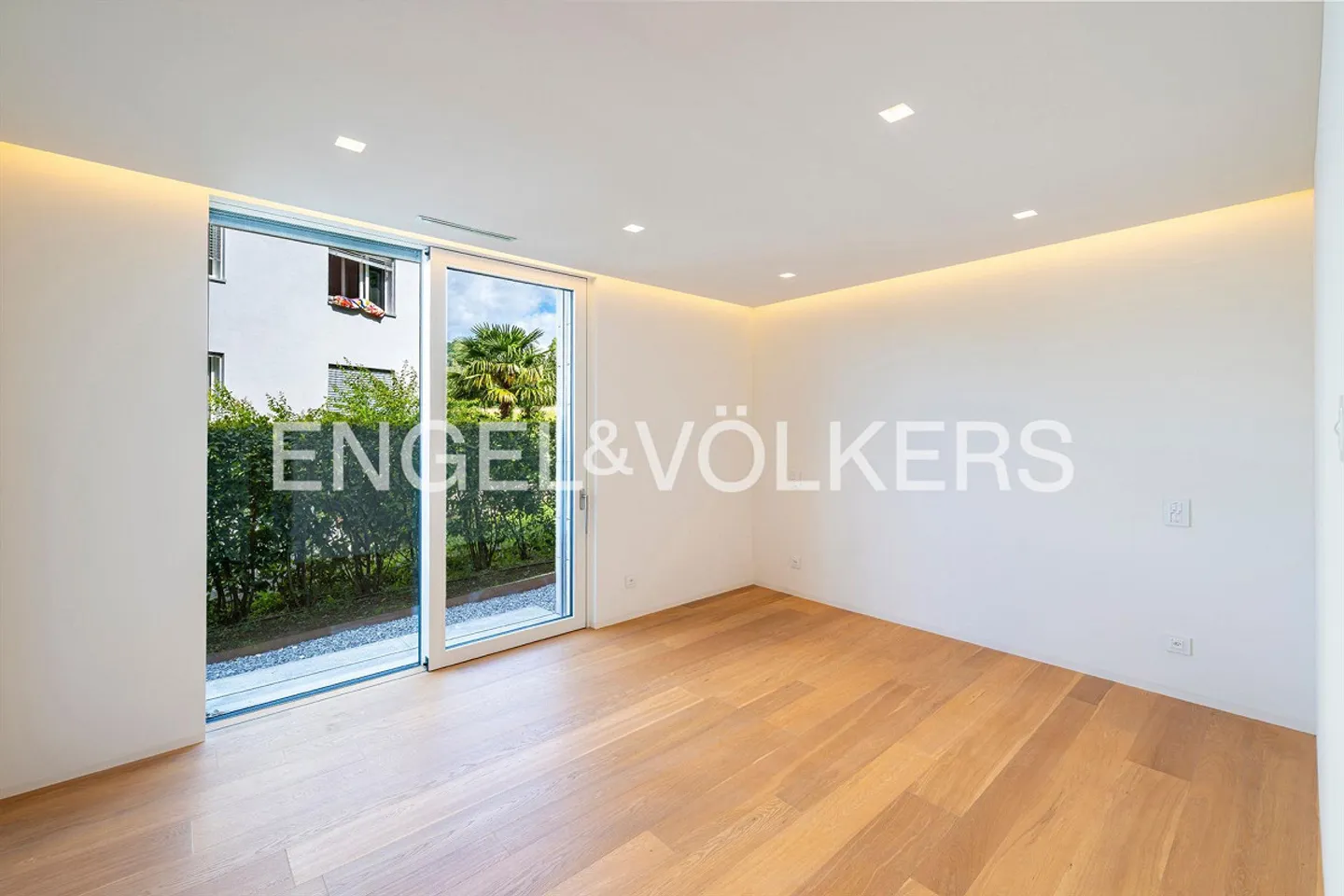 Modern apartment in a quiet residential area - Photo 7 of 14