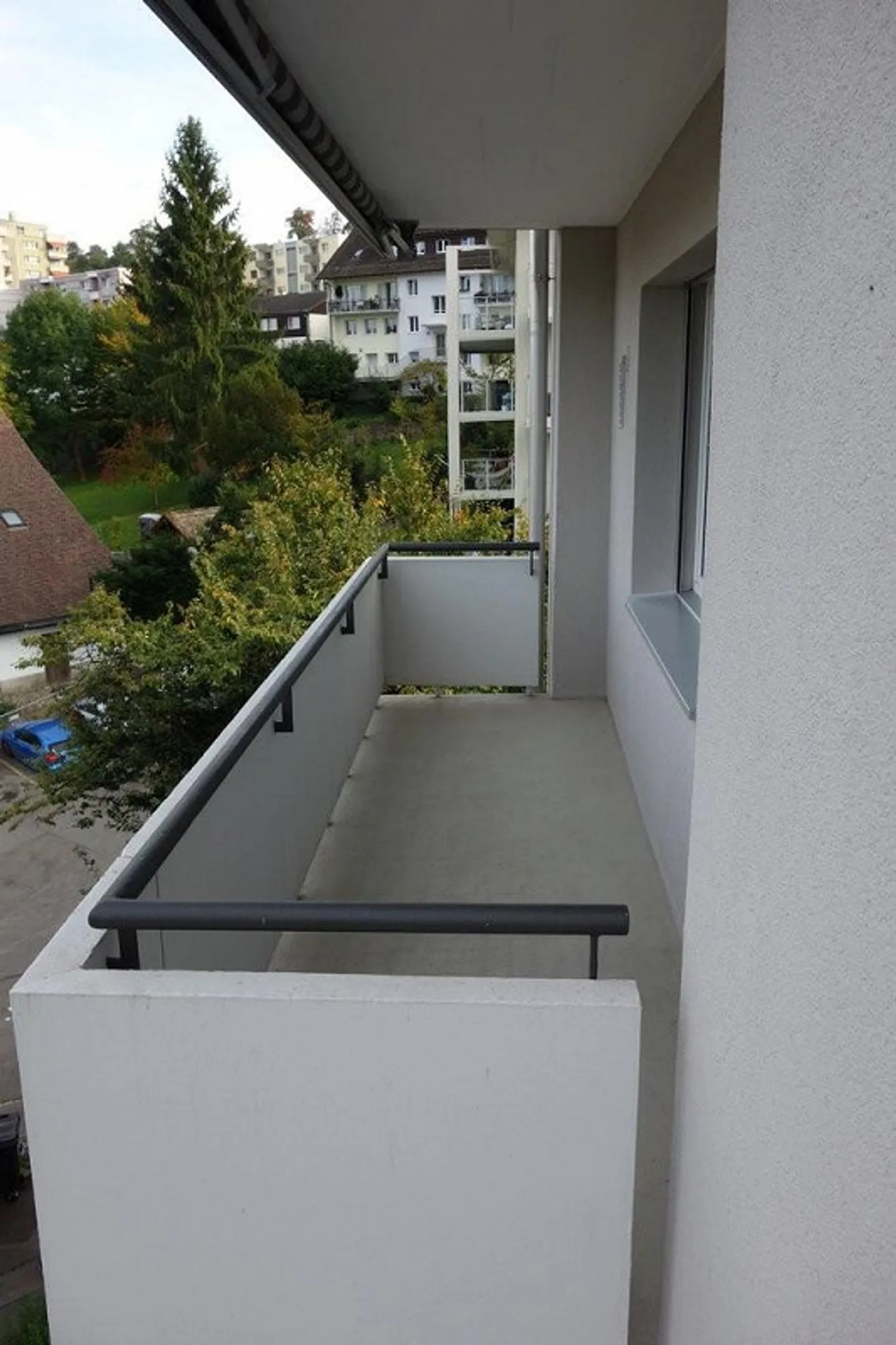 Beautiful apartment with lake view - Photo 8 of 9